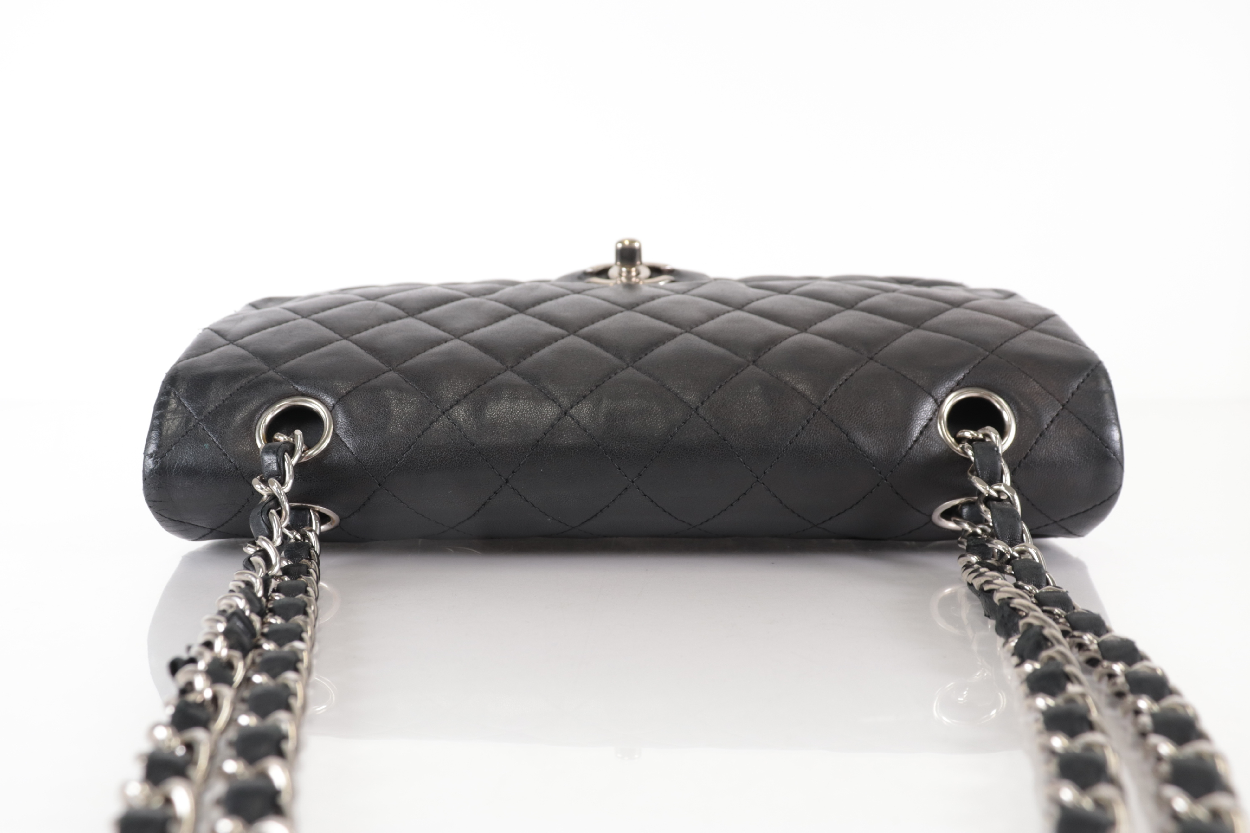 W-Flap 25 Lambskin Chain Shoulder Bag (Serial Number 11) — view 5