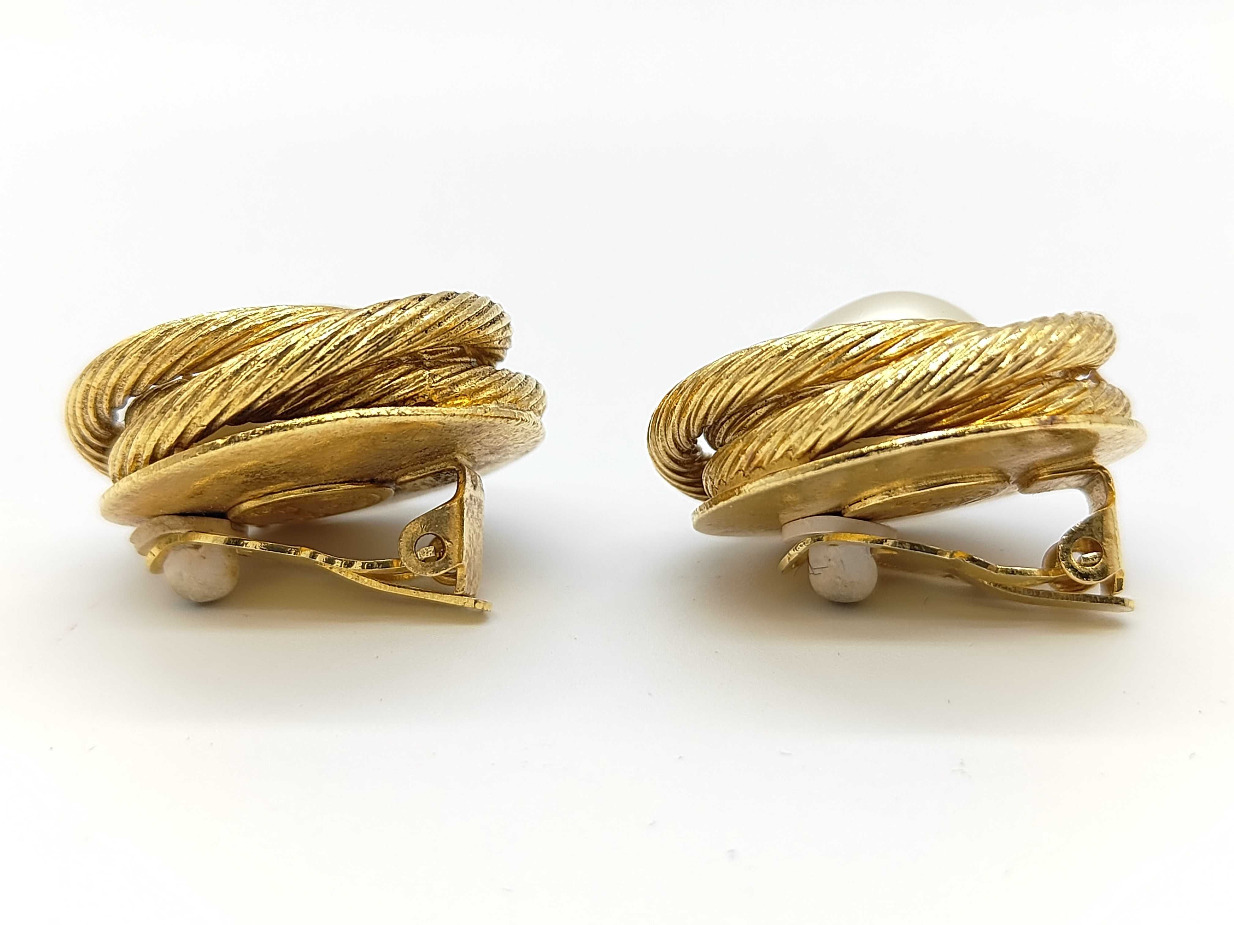 earrings with box, featuring bundled rope and pearls. — view 3