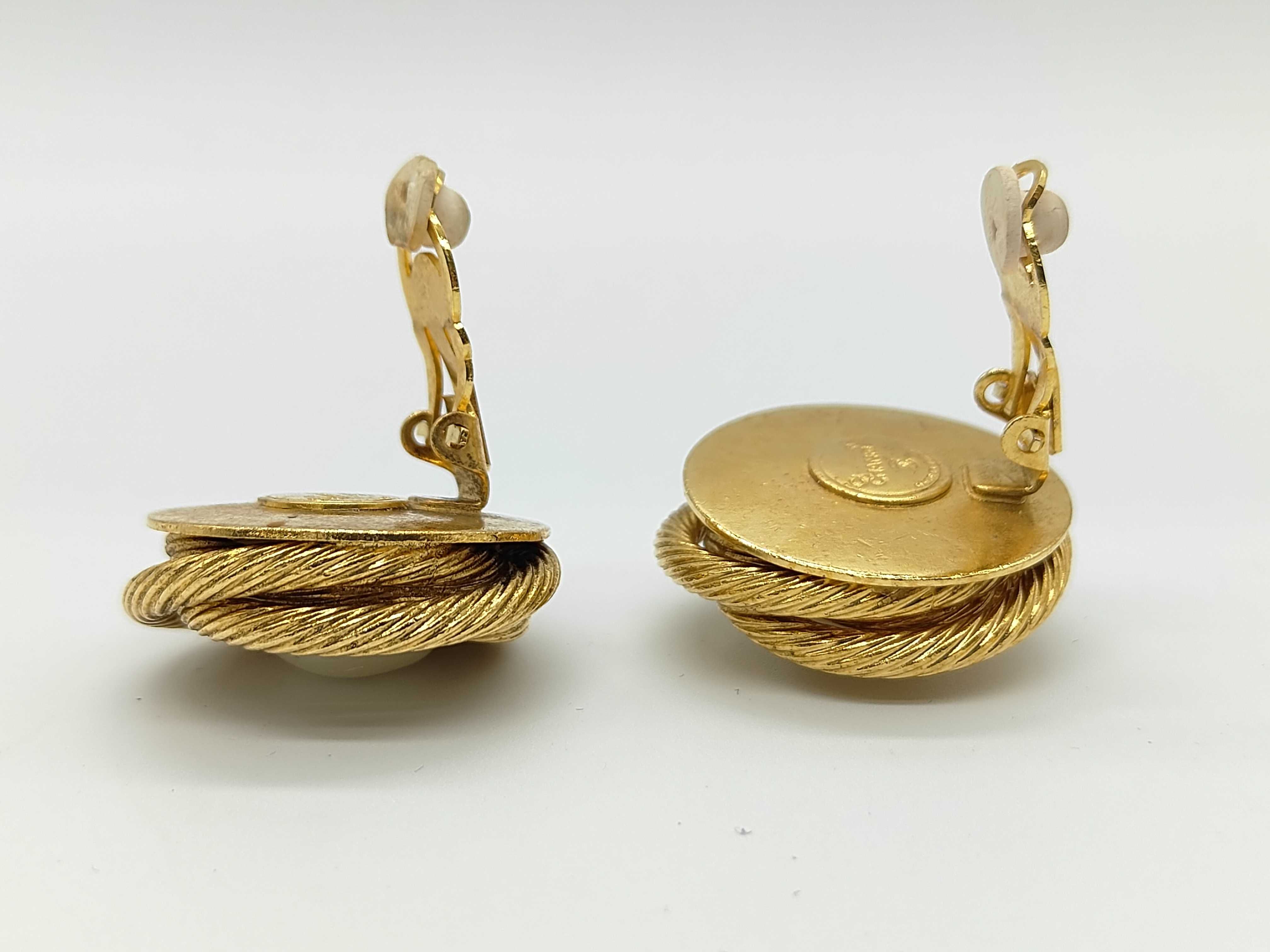 earrings with box, featuring bundled rope and pearls. — view 4