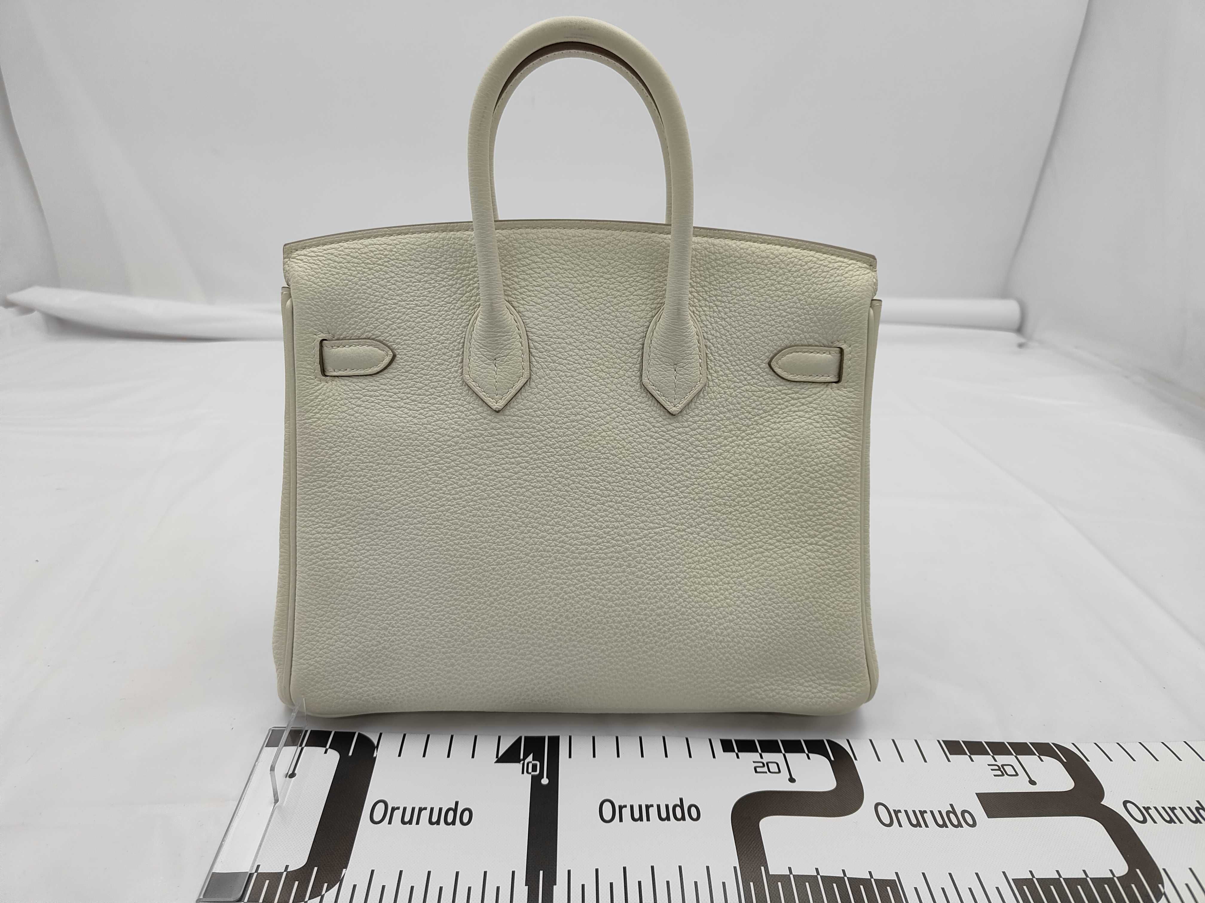 Birkin 25 handbag, off-white, gold hardware, B stamp. — view 2