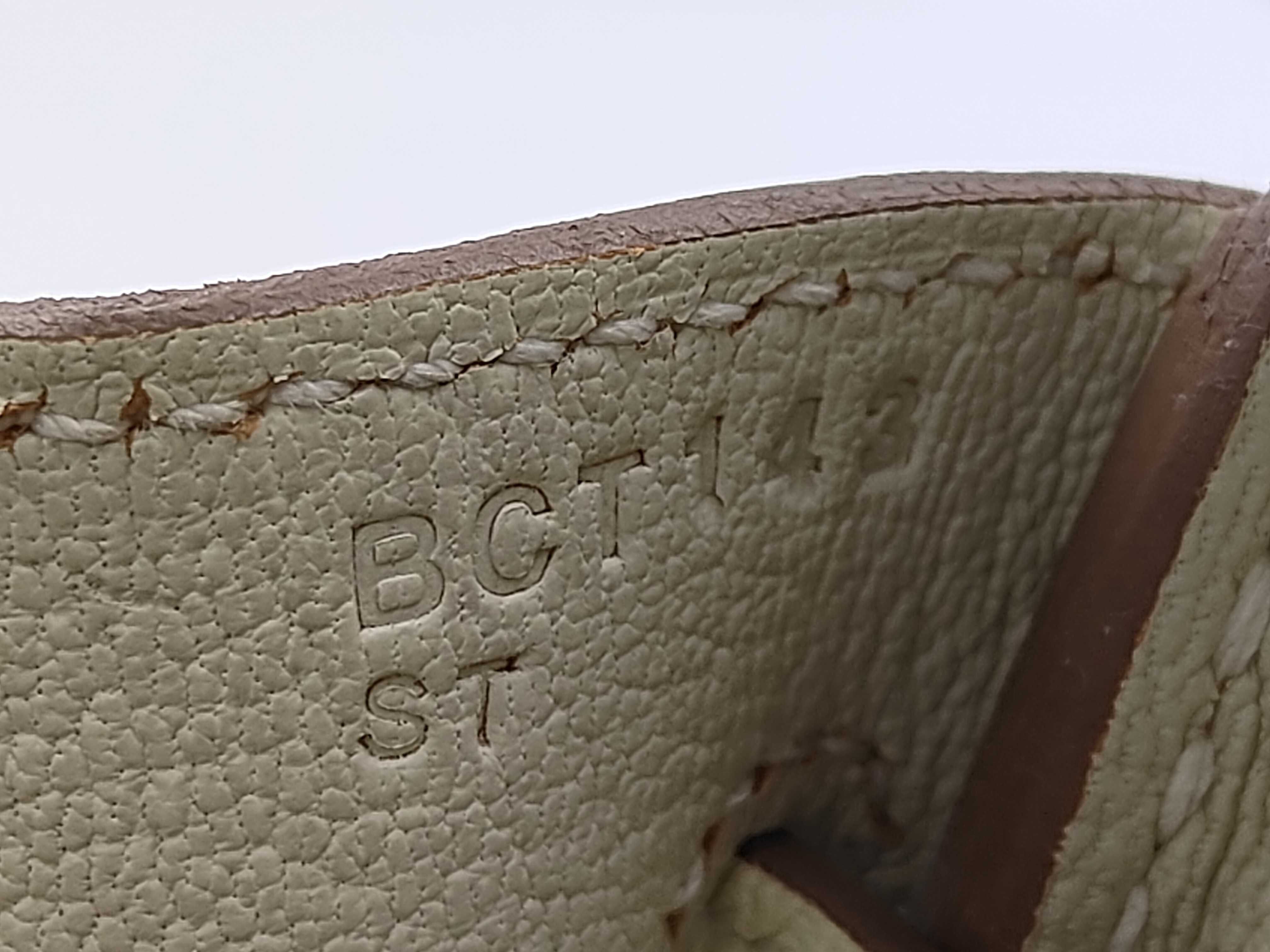 Birkin 25 handbag, off-white, gold hardware, B stamp. — view 10