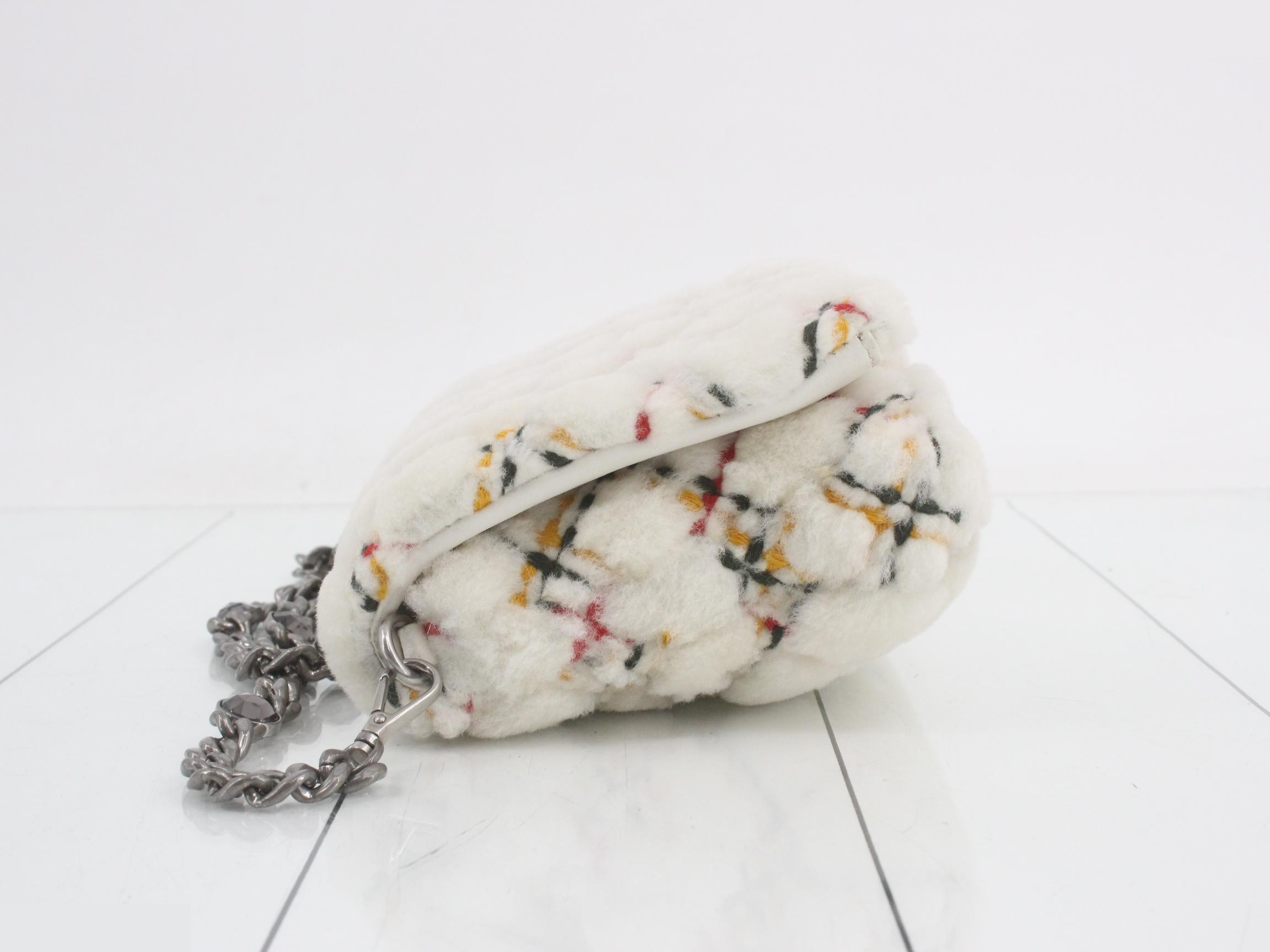 Fur Check Pattern 2-Way Chain Shoulder — view 4