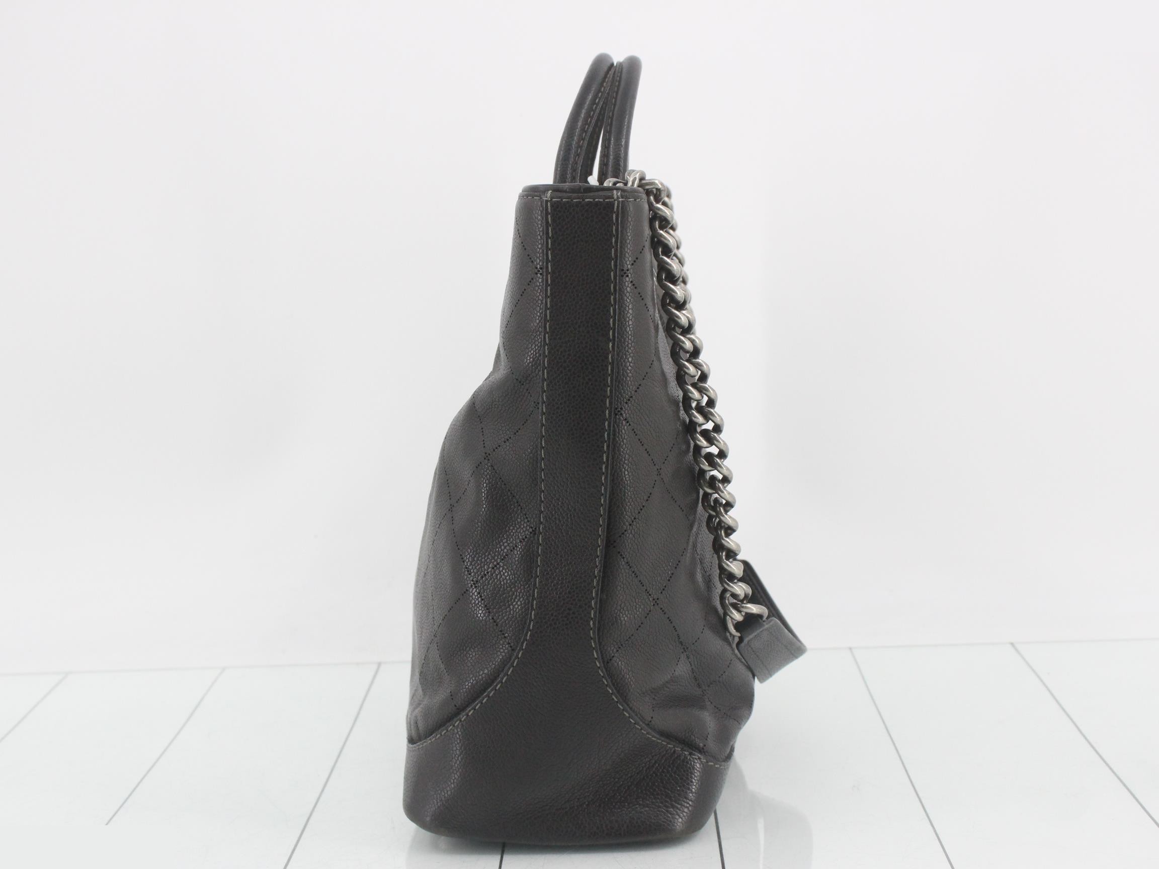 Cococoon handbag, caviar leather, chain — view 3