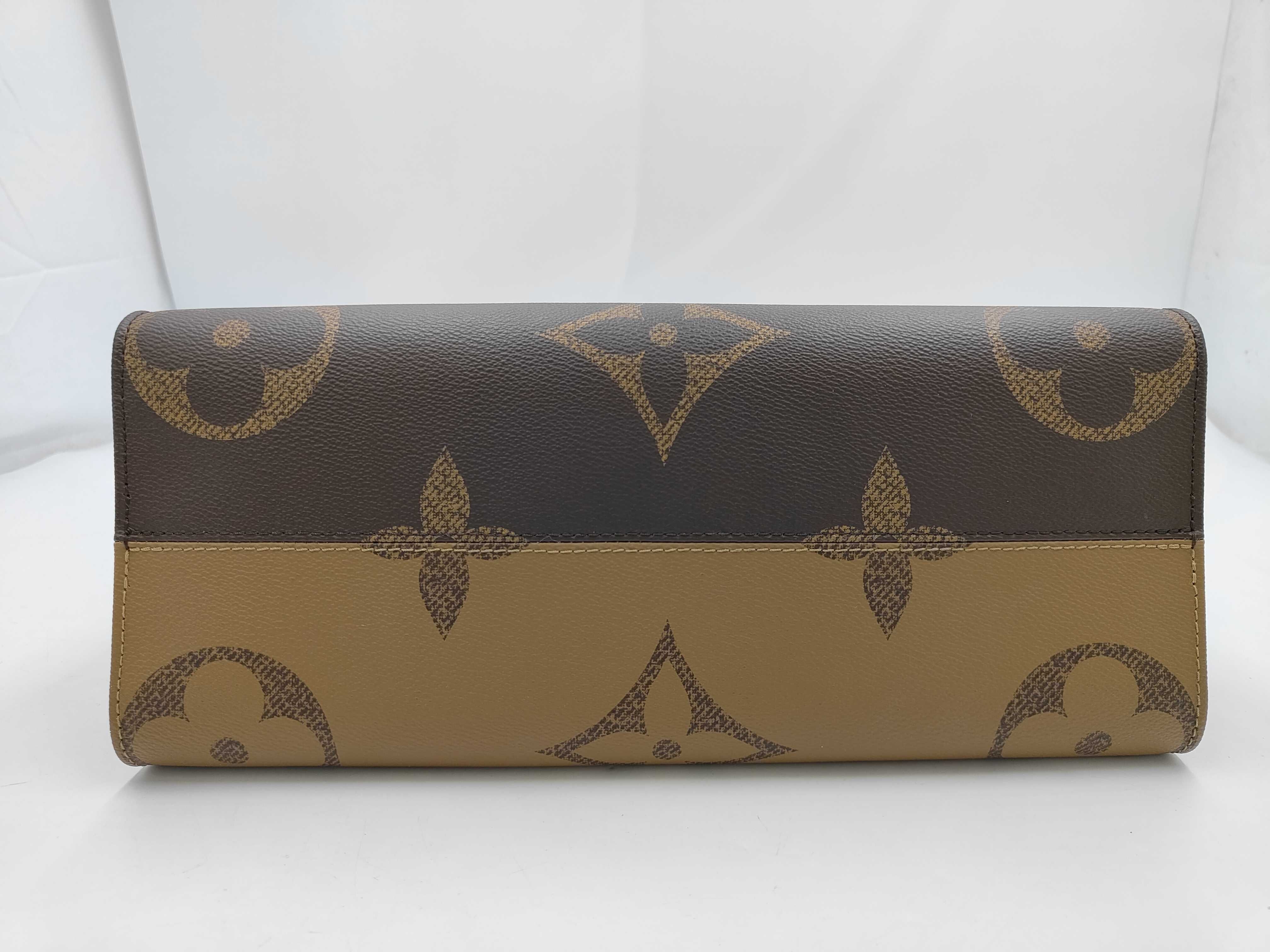M45321 OnTheGo MM IC Tote Bag — view 12