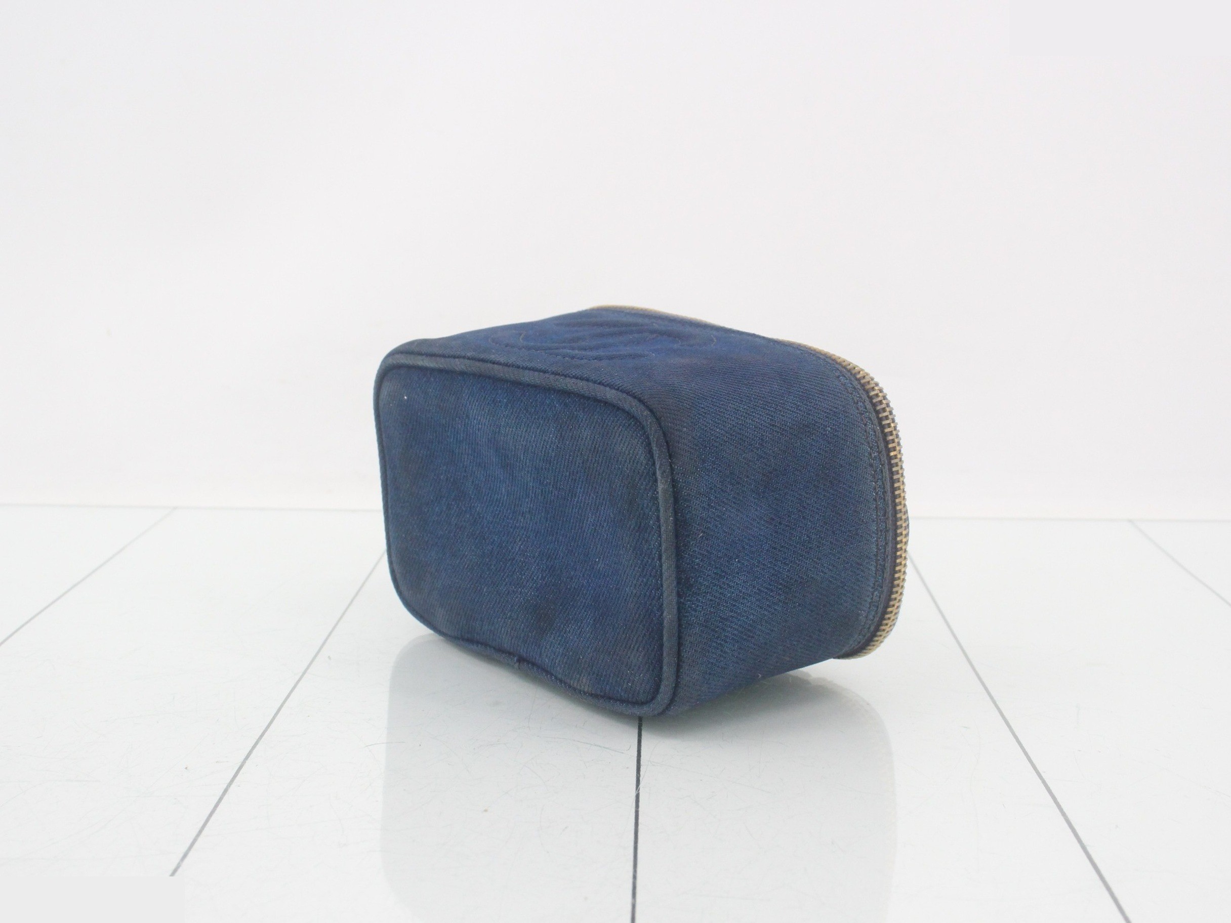 Denim vanity bag with mirror, unit #4 — view 6