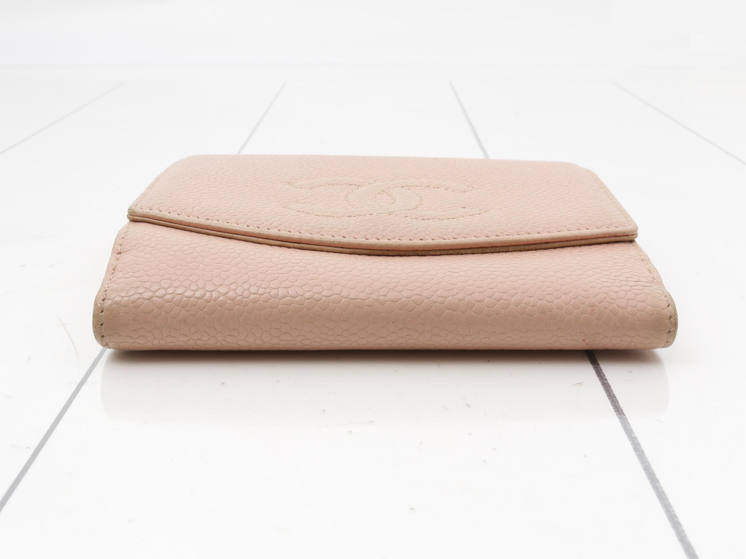 Caviar leather bi-fold wallet with Coco Mark, pink — view 3