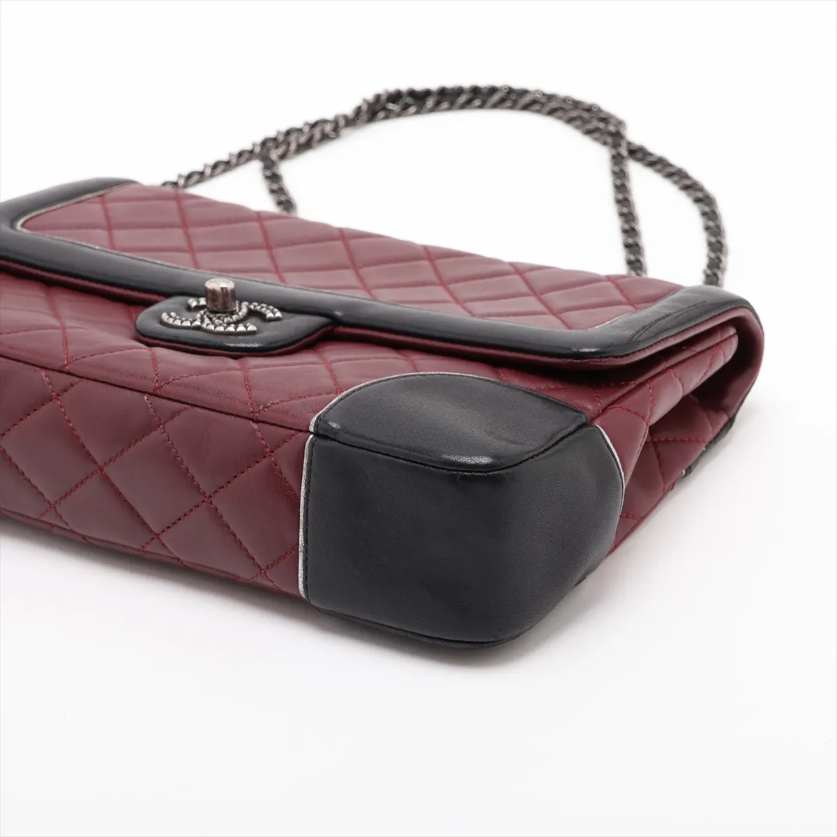 Matelassé Lambskin Single Flap Double Chain Bag, Red x Black, Gunmetal Hardware, 21282946, Serial Number 21 — view 3