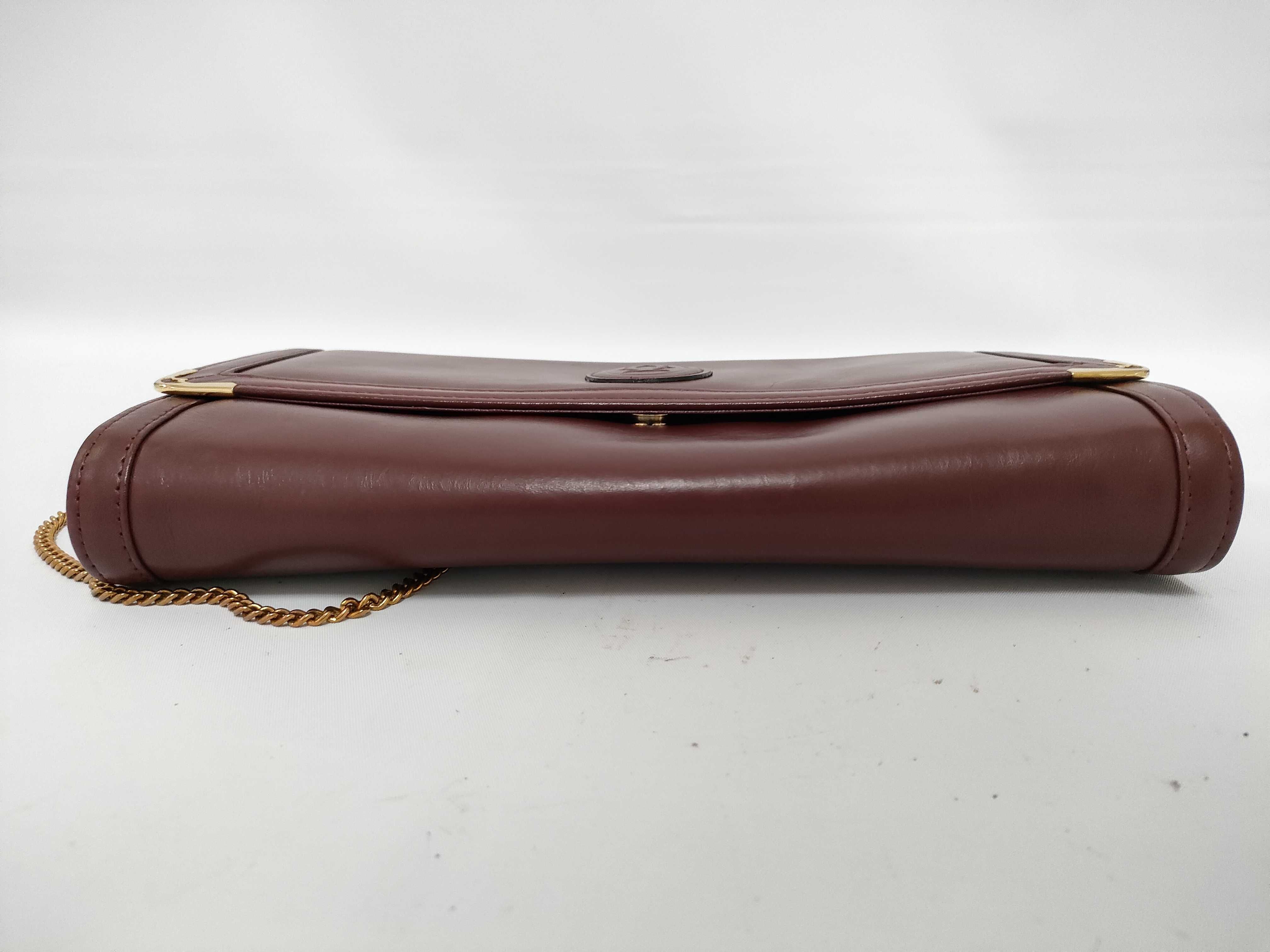 Must line leather chain shoulder bag. — view 5