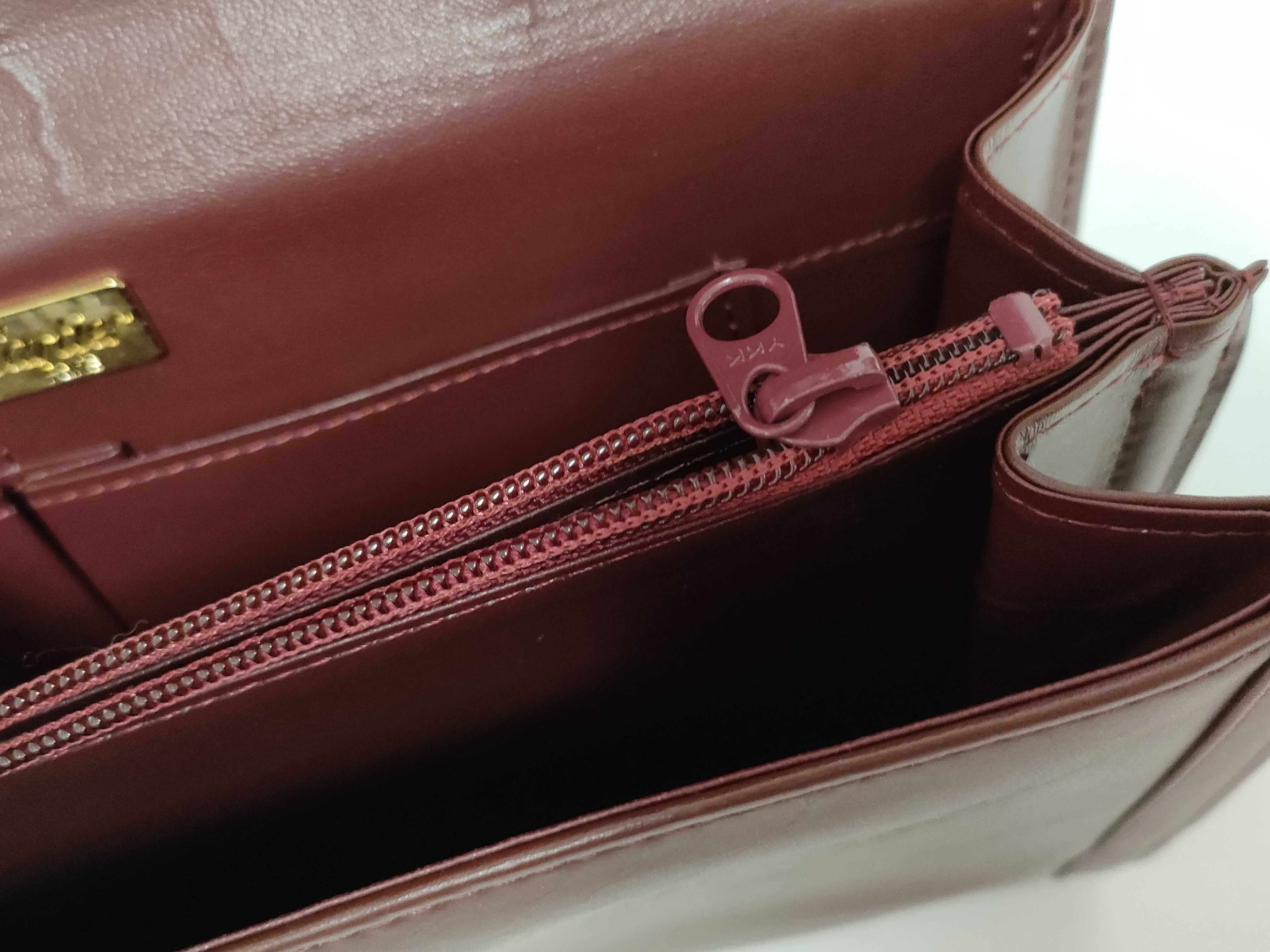 Must line leather chain shoulder bag. — view 10