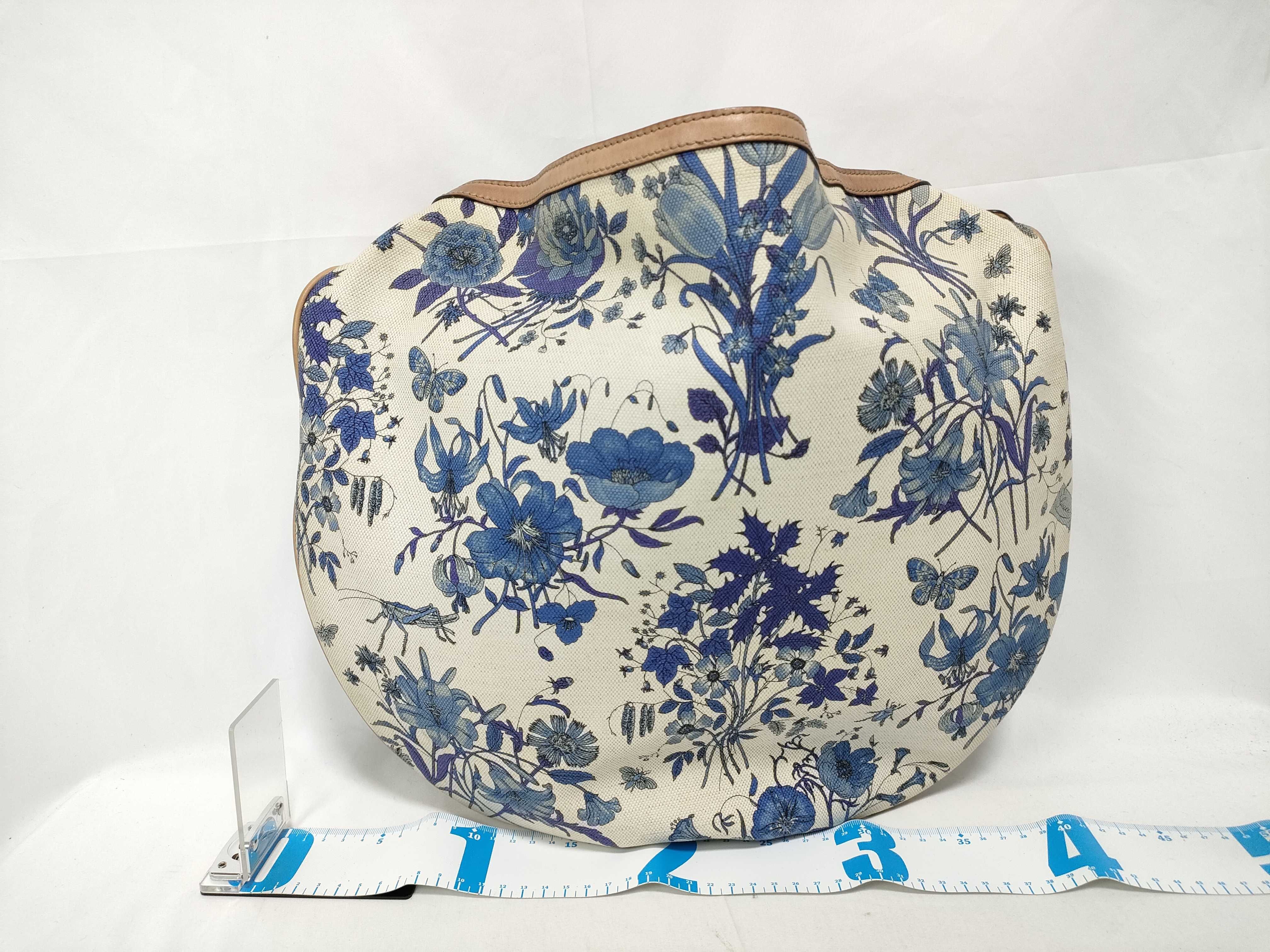 Blue Floral Canvas Kidney-Shaped Wrist Bag (Handbag) — view 2