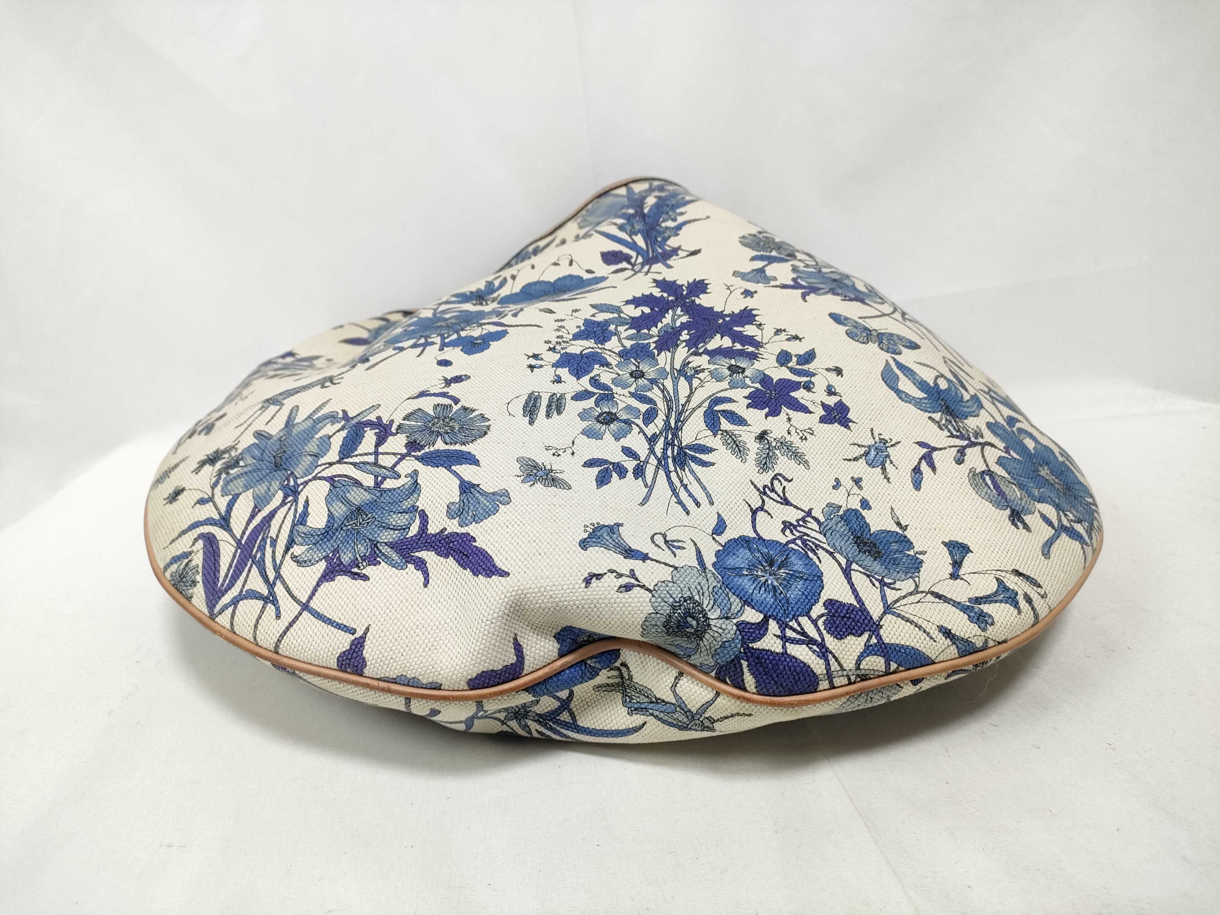 Blue Floral Canvas Kidney-Shaped Wrist Bag (Handbag) — view 3