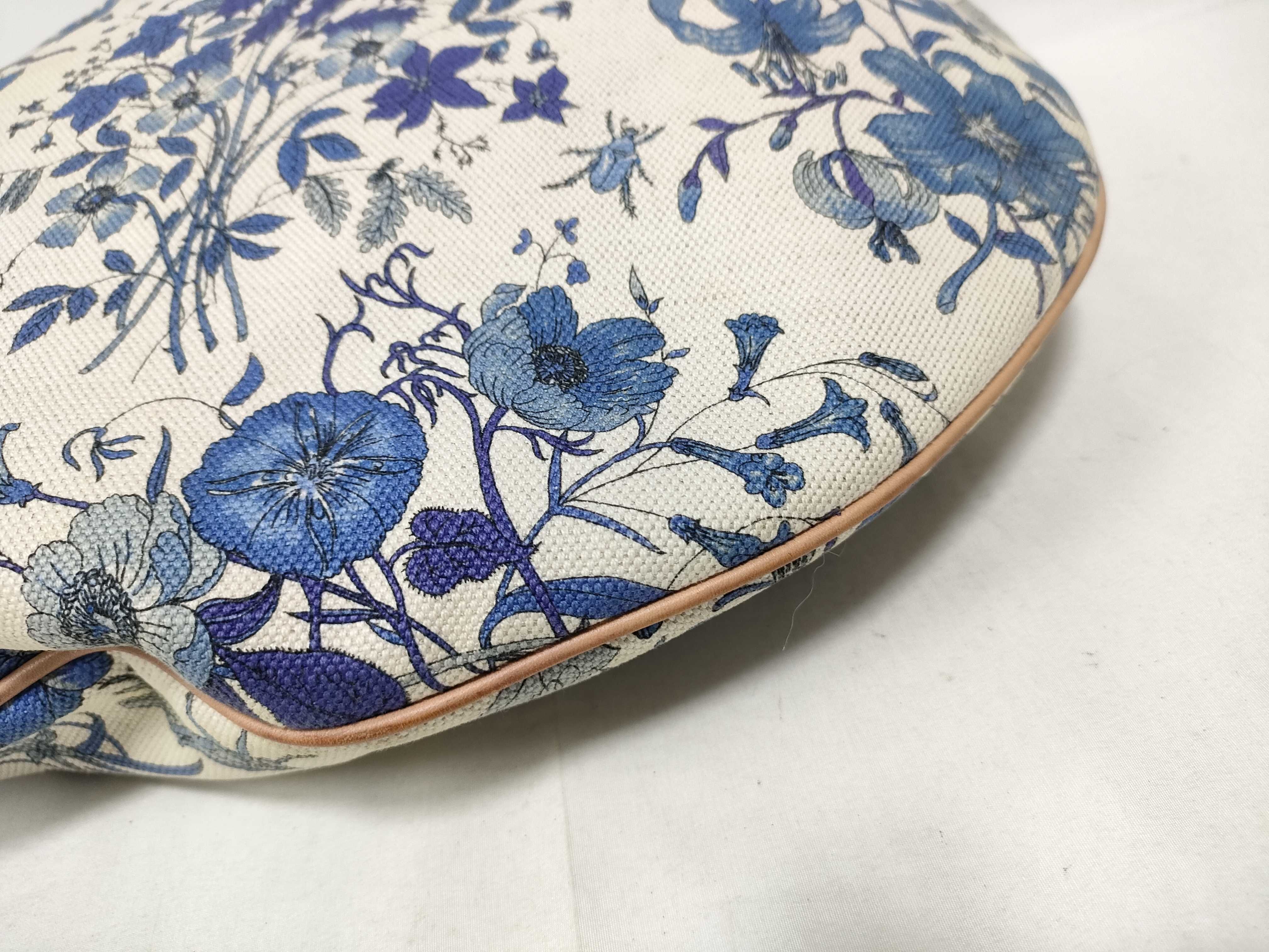 Blue Floral Canvas Kidney-Shaped Wrist Bag (Handbag) — view 4