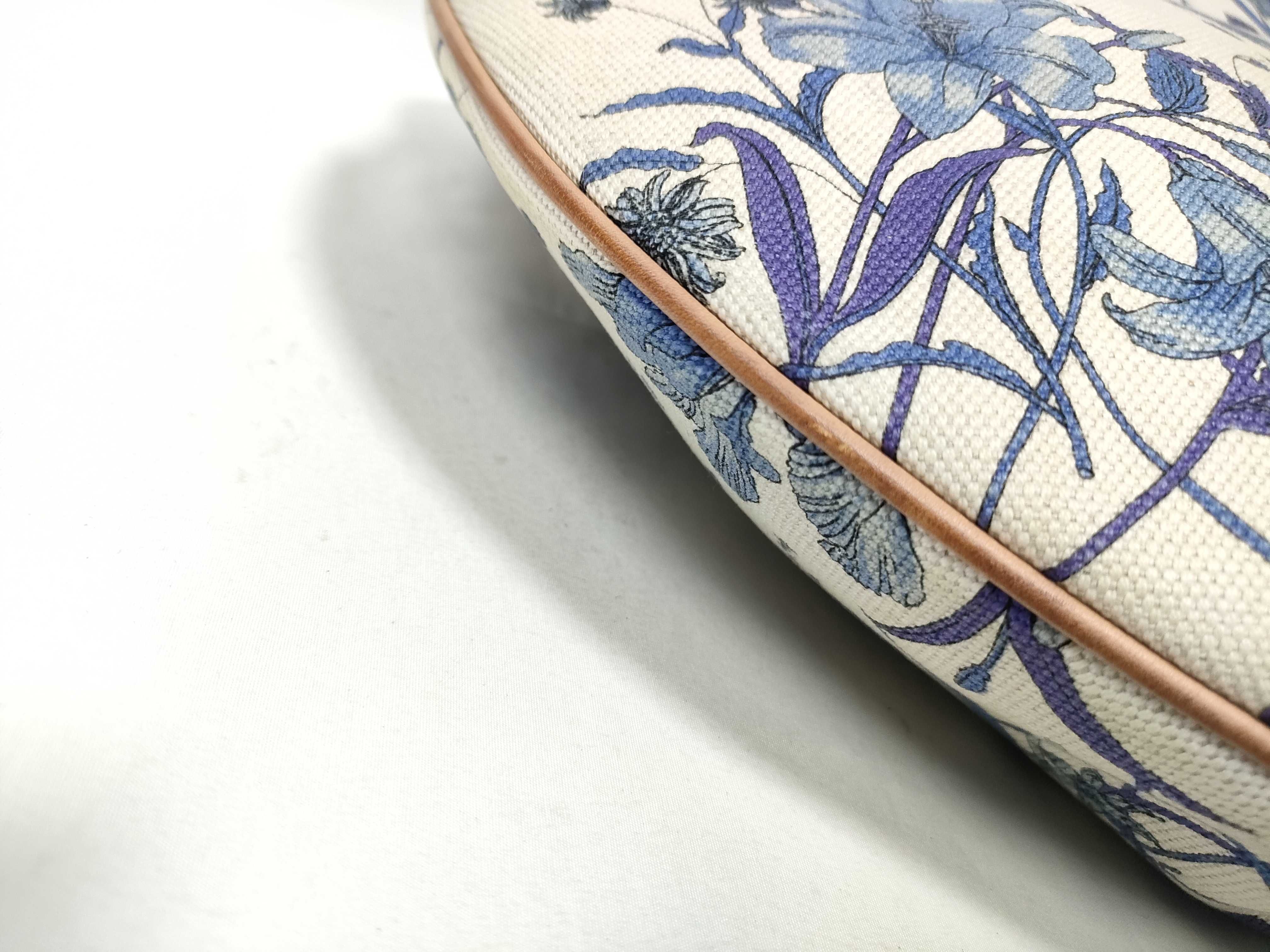 Blue Floral Canvas Kidney-Shaped Wrist Bag (Handbag) — view 5