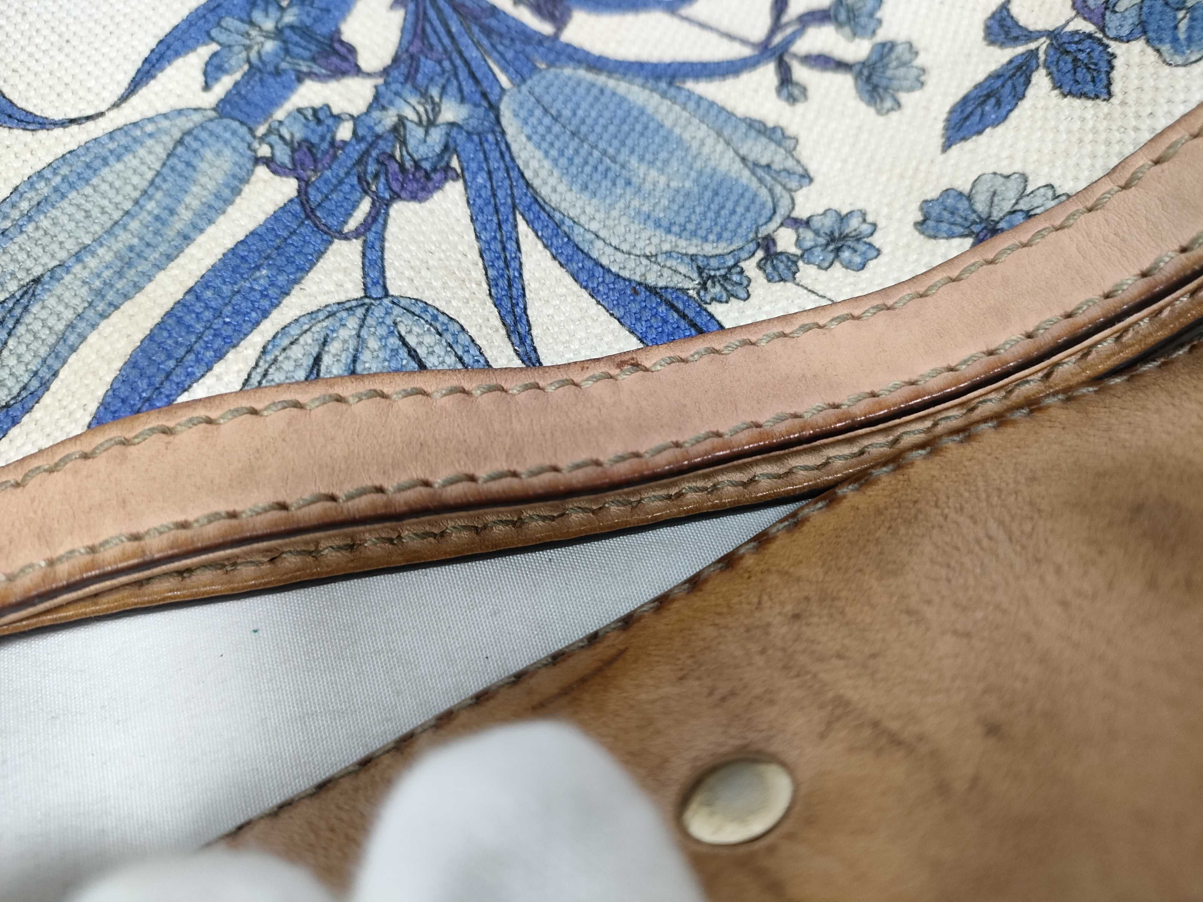 Blue Floral Canvas Kidney-Shaped Wrist Bag (Handbag) — view 10