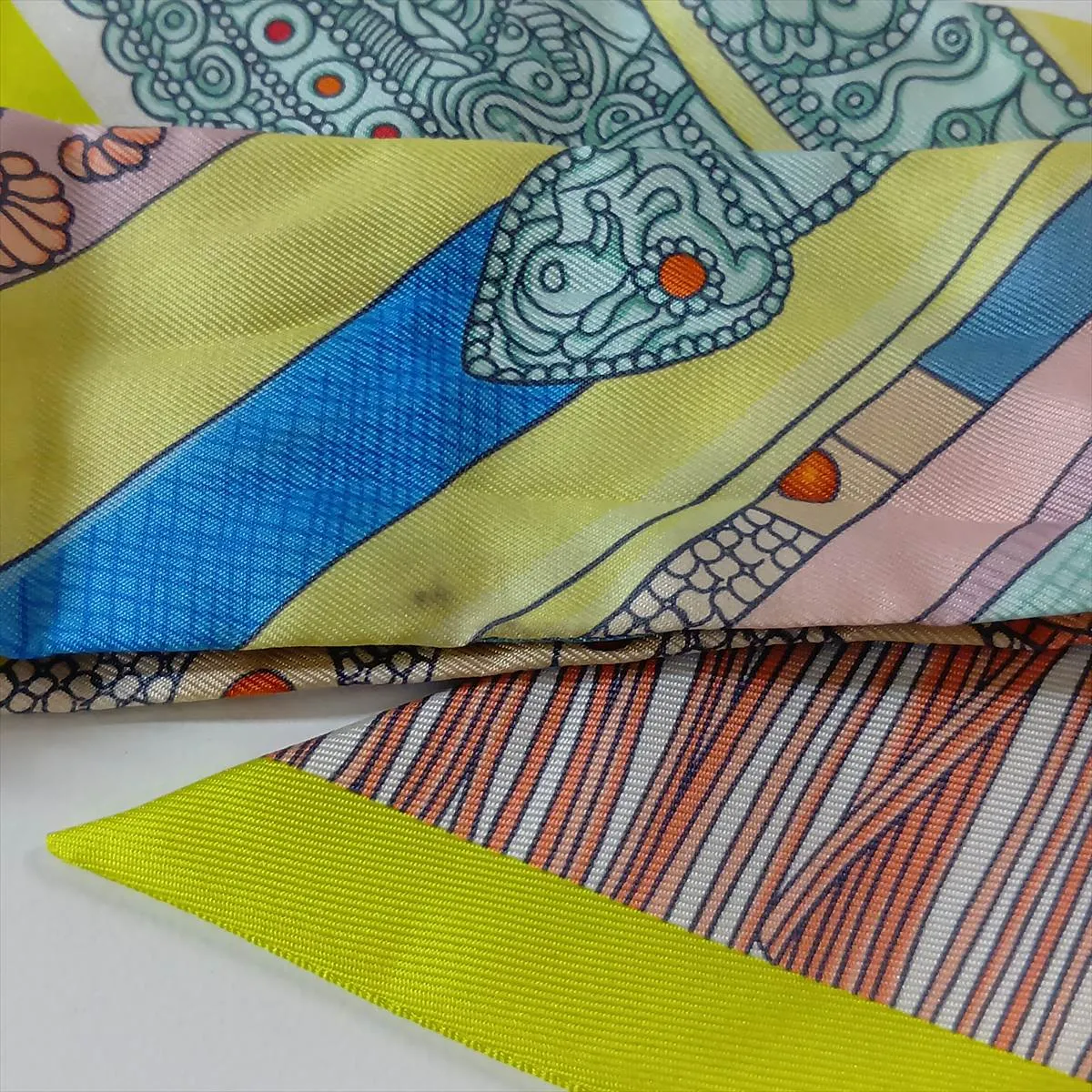 Twilly Selle de Dignitaire (Official's Saddle) Scarf, Silk, Yellow, with some wear, — view 4
