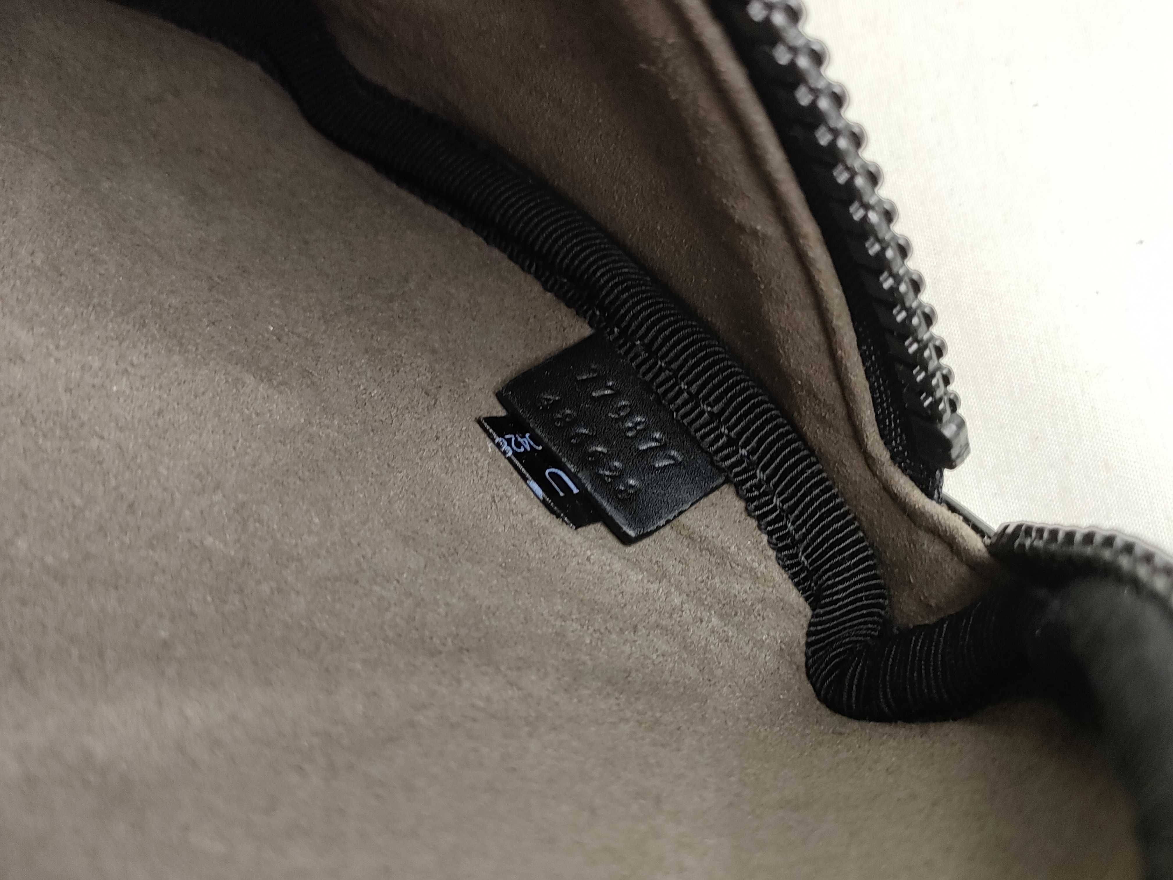 GG Supreme Unused GG Body Bag Shoulder Bag — view 9