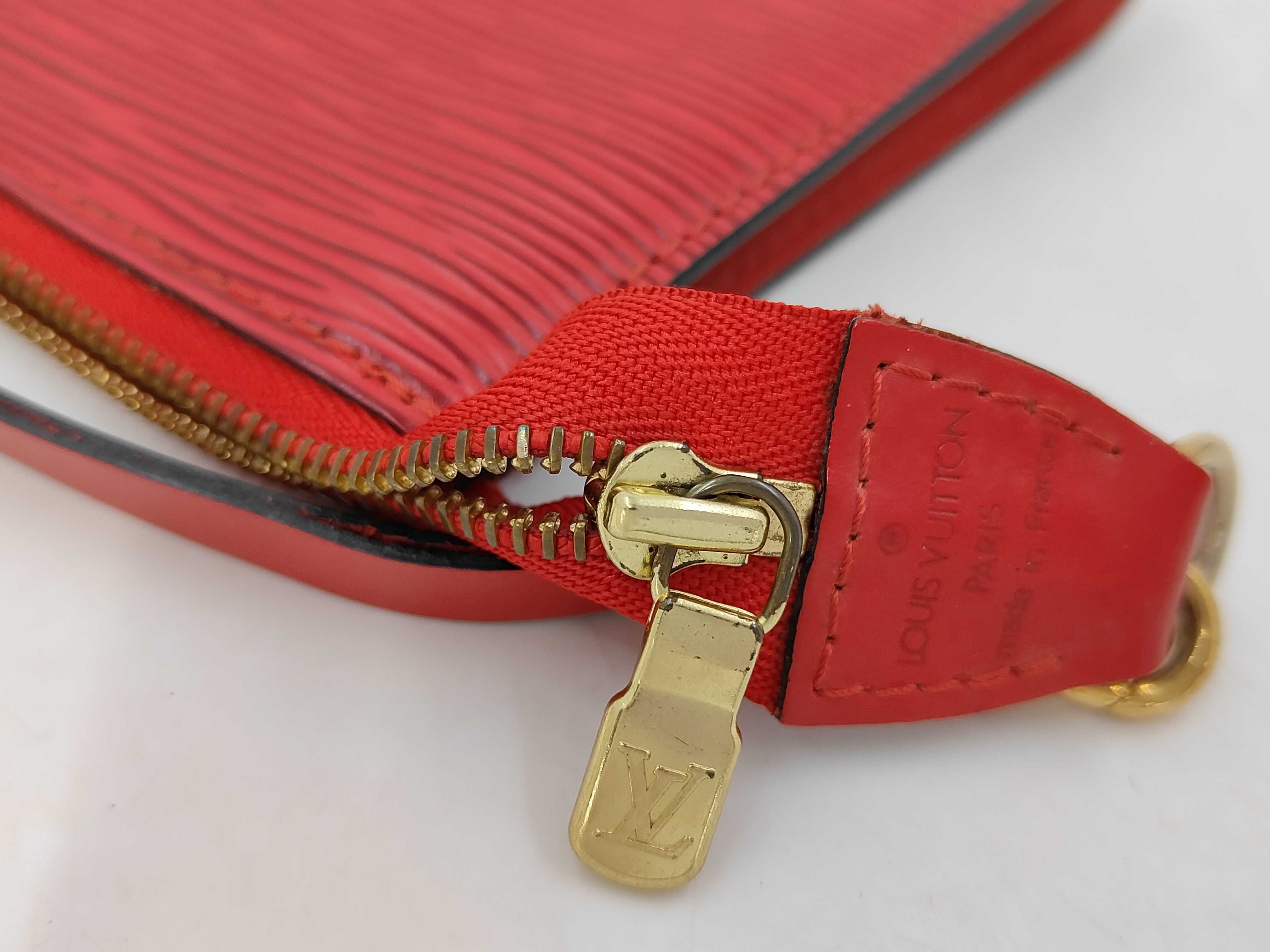 Epi Pochette Accessoires Pouch M52947 Handbag — view 9
