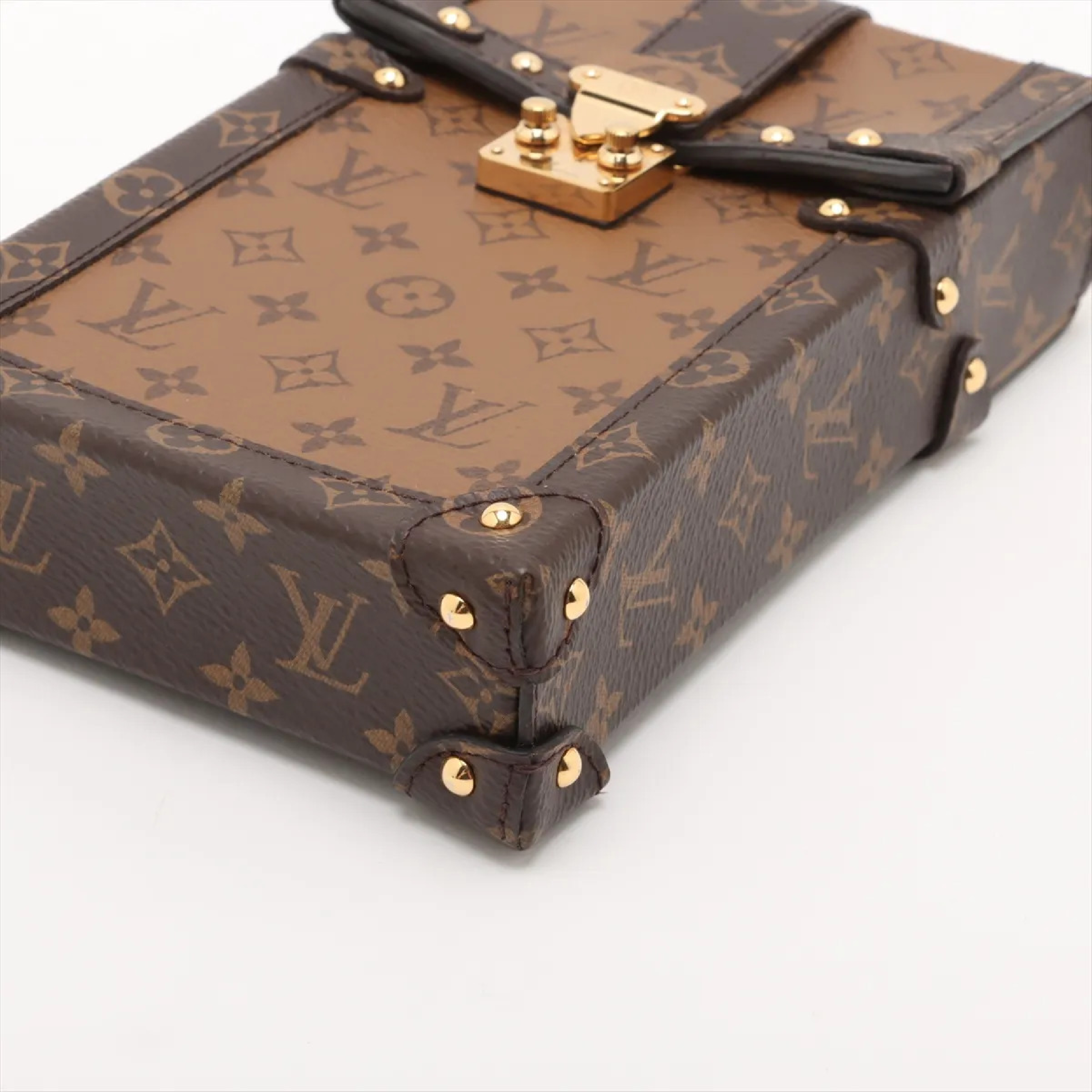 Monogram Reverse Pochette Trunk Vertical M67873 RFID detected shoulder bag — view 3