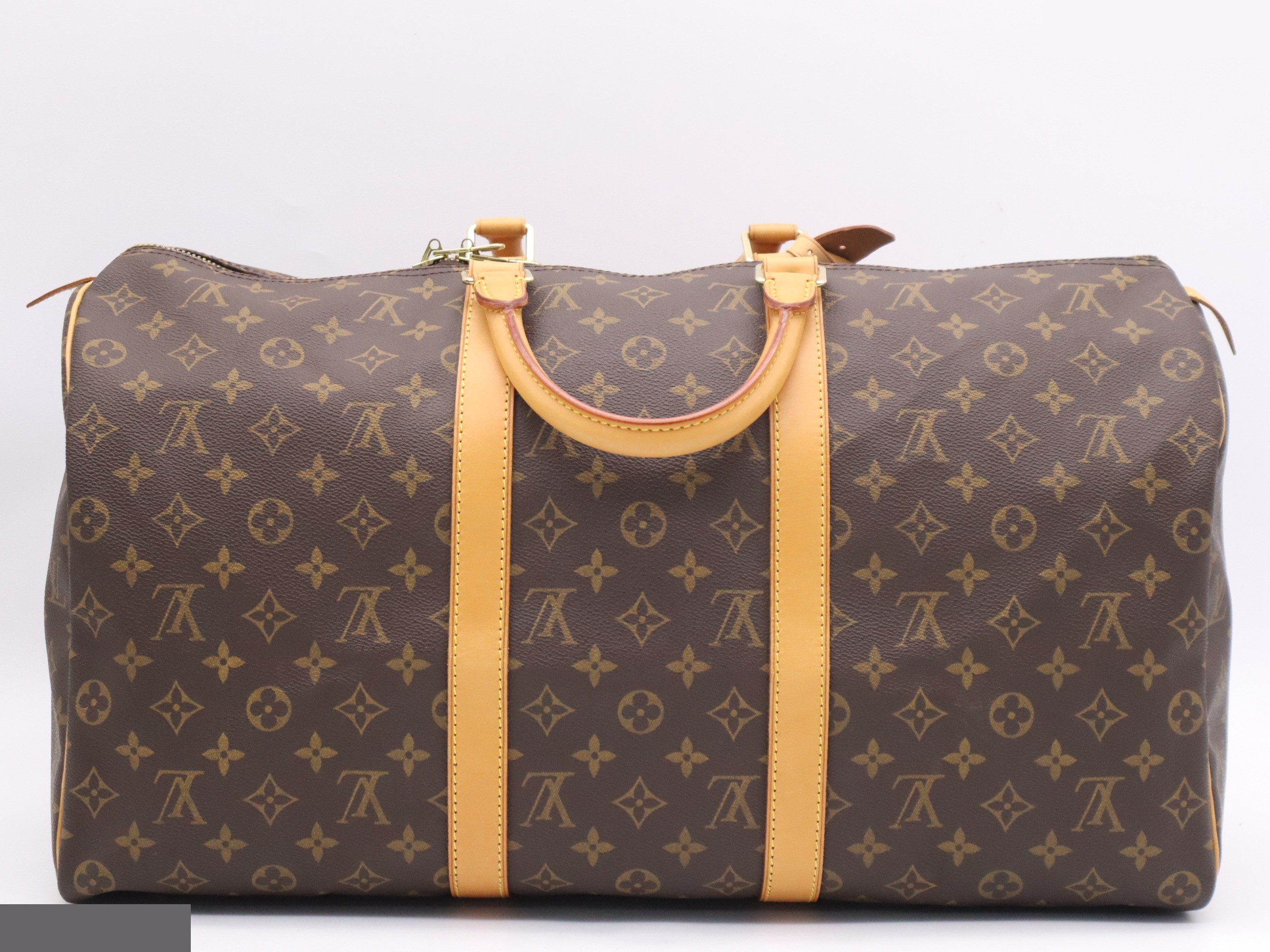 Keepall 50 with padlock, 2 keys, name tag, handle, and dust bag. — view 2