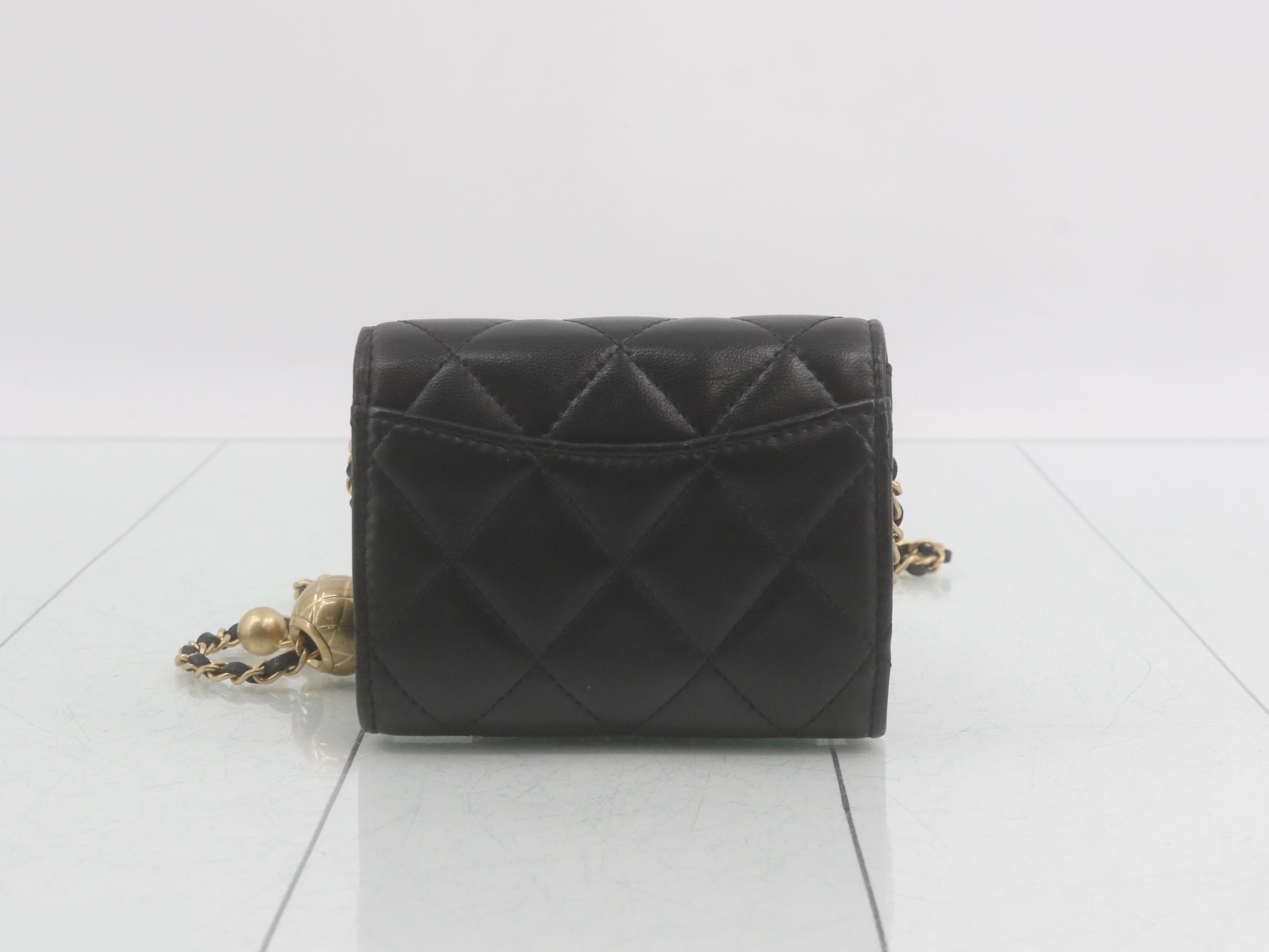 Chain wallet — view 2