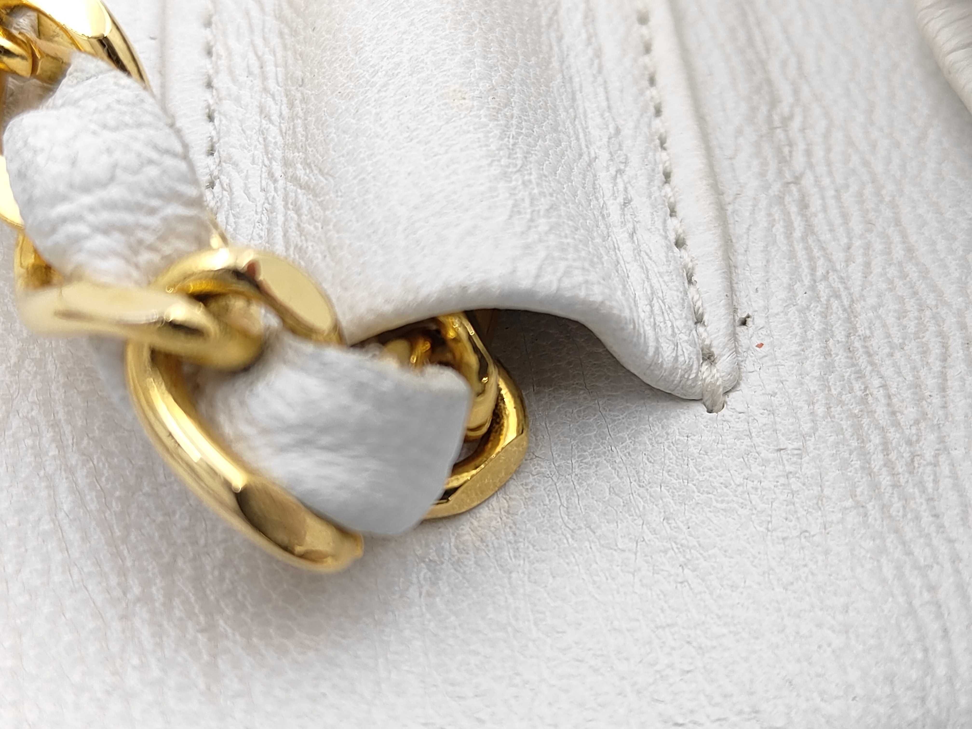Matelassé Chain Shoulder Lambskin Shoulder Bag — view 7