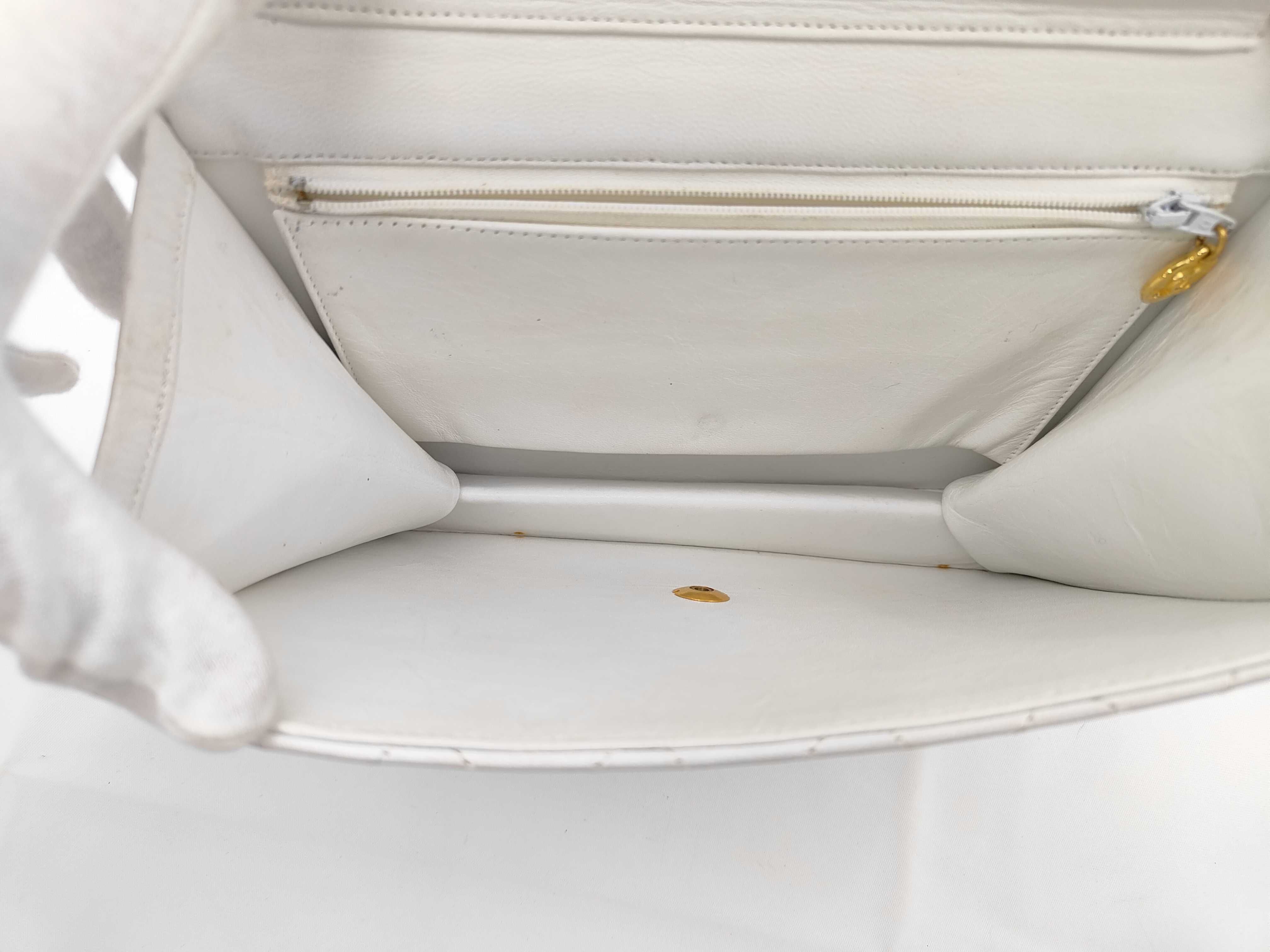 Matelassé Chain Shoulder Lambskin Shoulder Bag — view 9