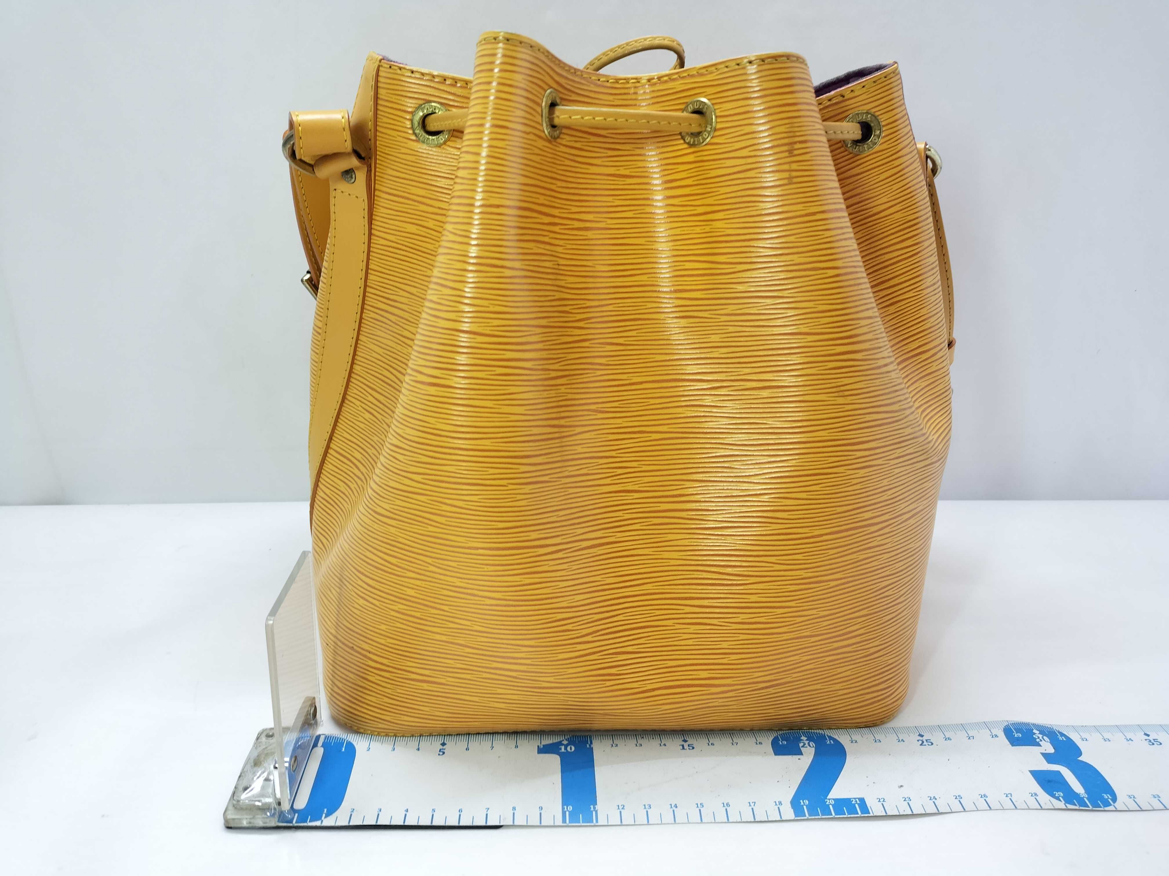 Epi Noe M44009 Yellow AR0965 Shoulder Bag — view 2