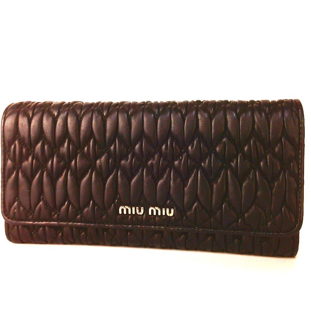 Matelassé (bags) and wallets — view 2