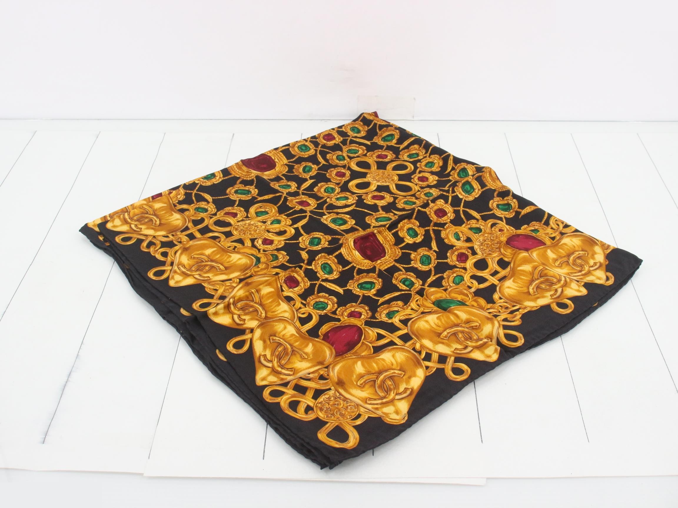 Other lines: Small items, accessories, scarves — view 2
