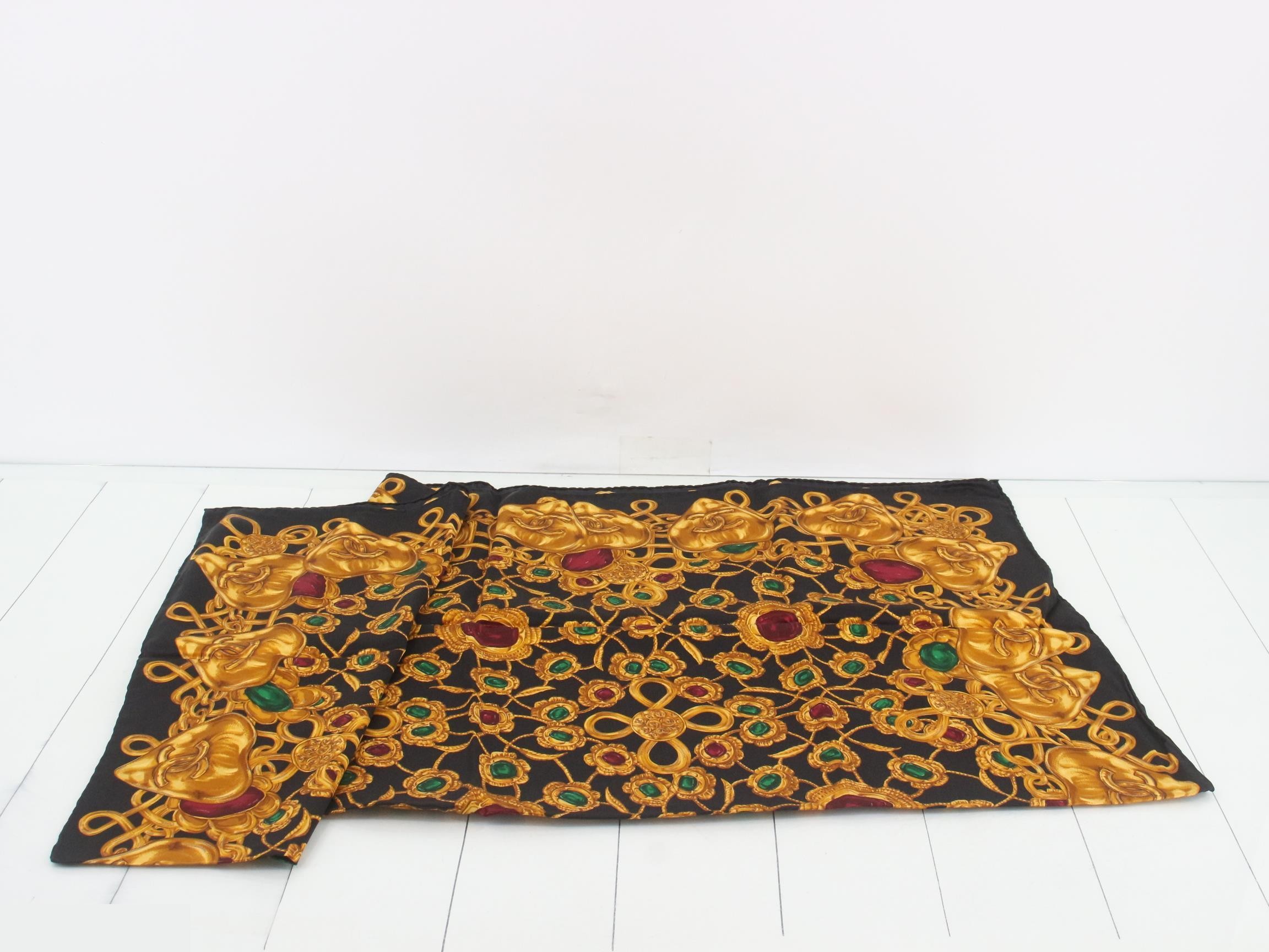 Other lines: Small items, accessories, scarves — view 3
