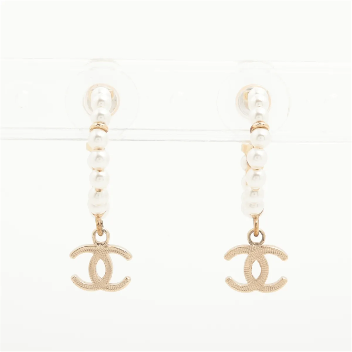 Coco Mark A20C Earrings (Pair) GP x Faux Pearl Gold. — view 2