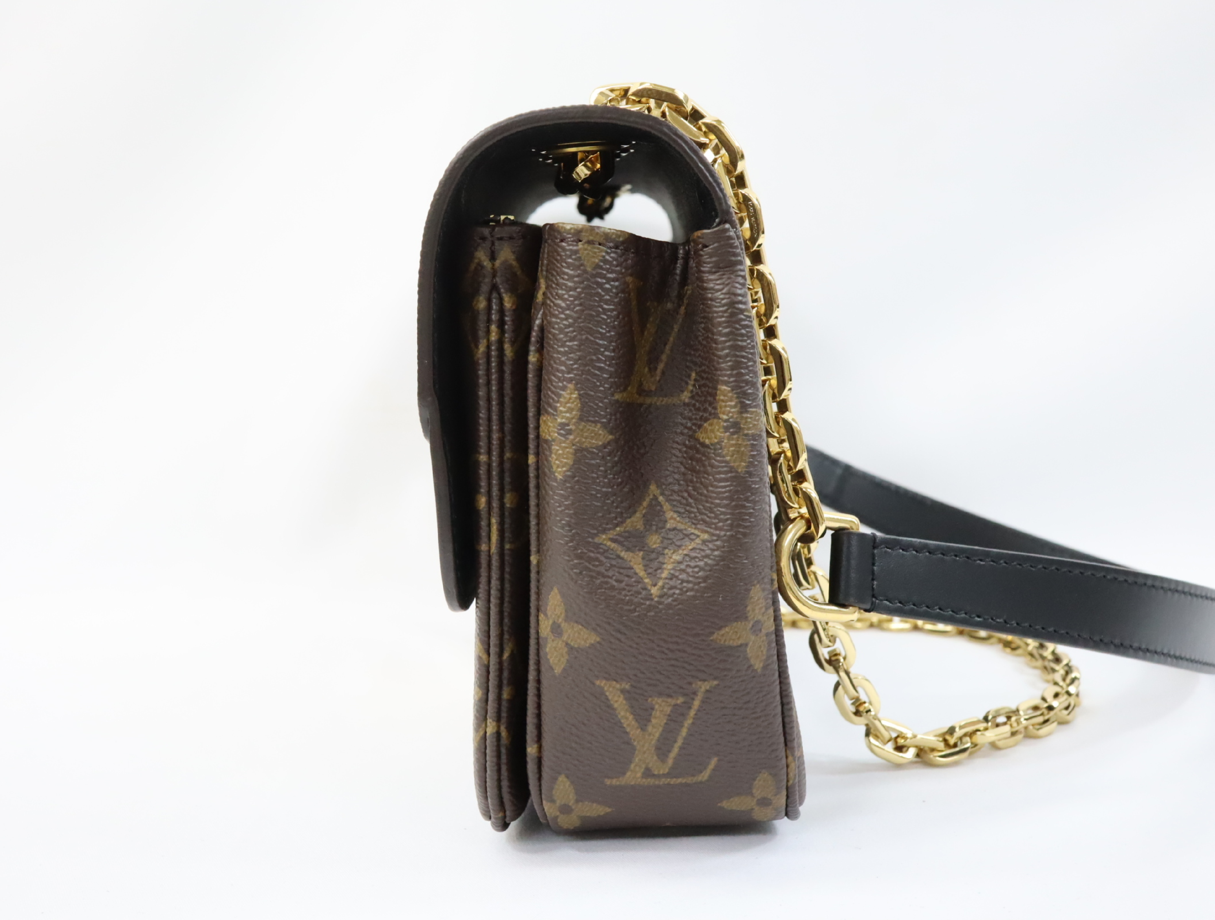 Monogram Sac Marceau Shoulder Bag M46126 RFID detected Shoulder bag — view 3