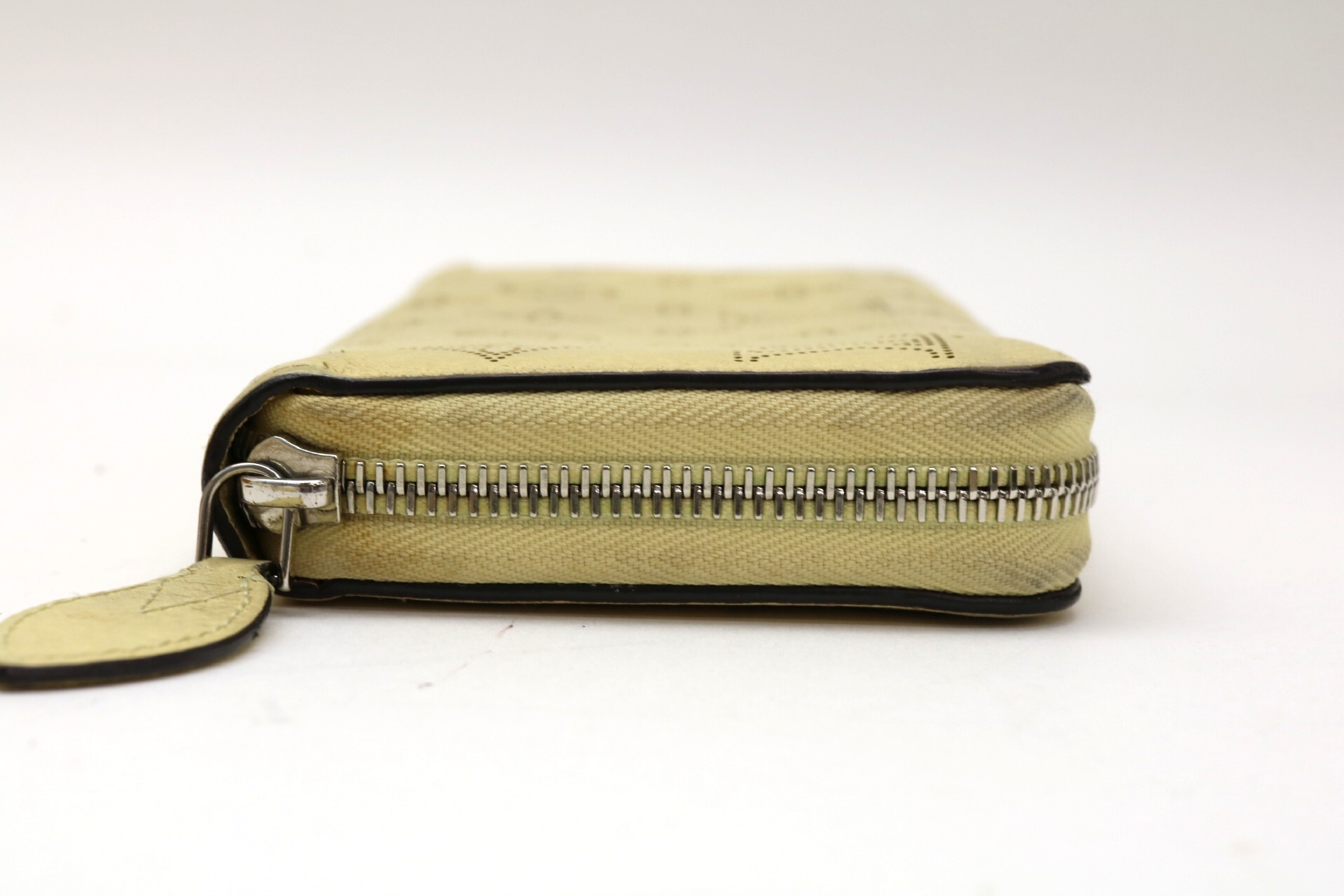 Monogram Mahina Zippy Wallet — view 3