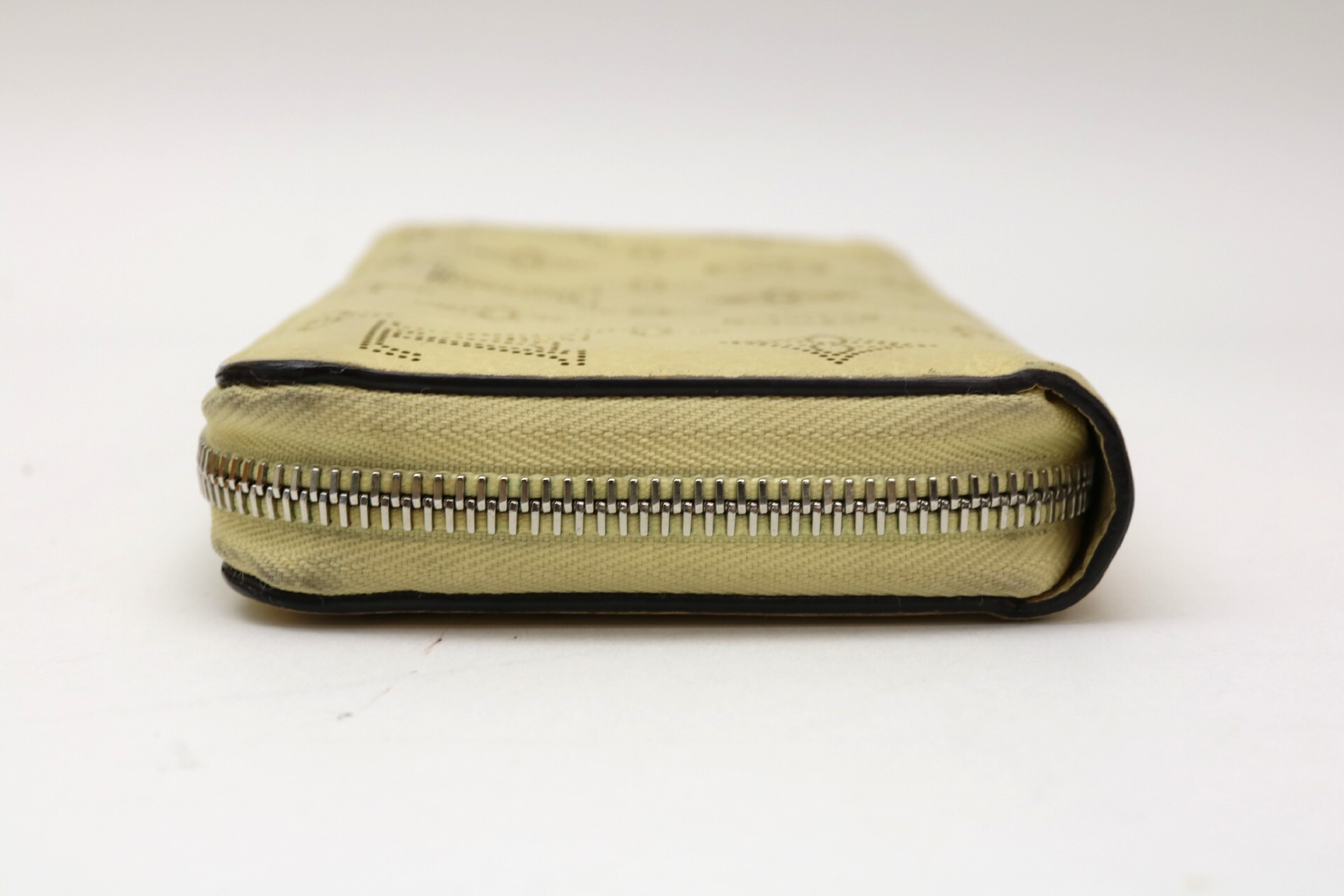 Monogram Mahina Zippy Wallet — view 4