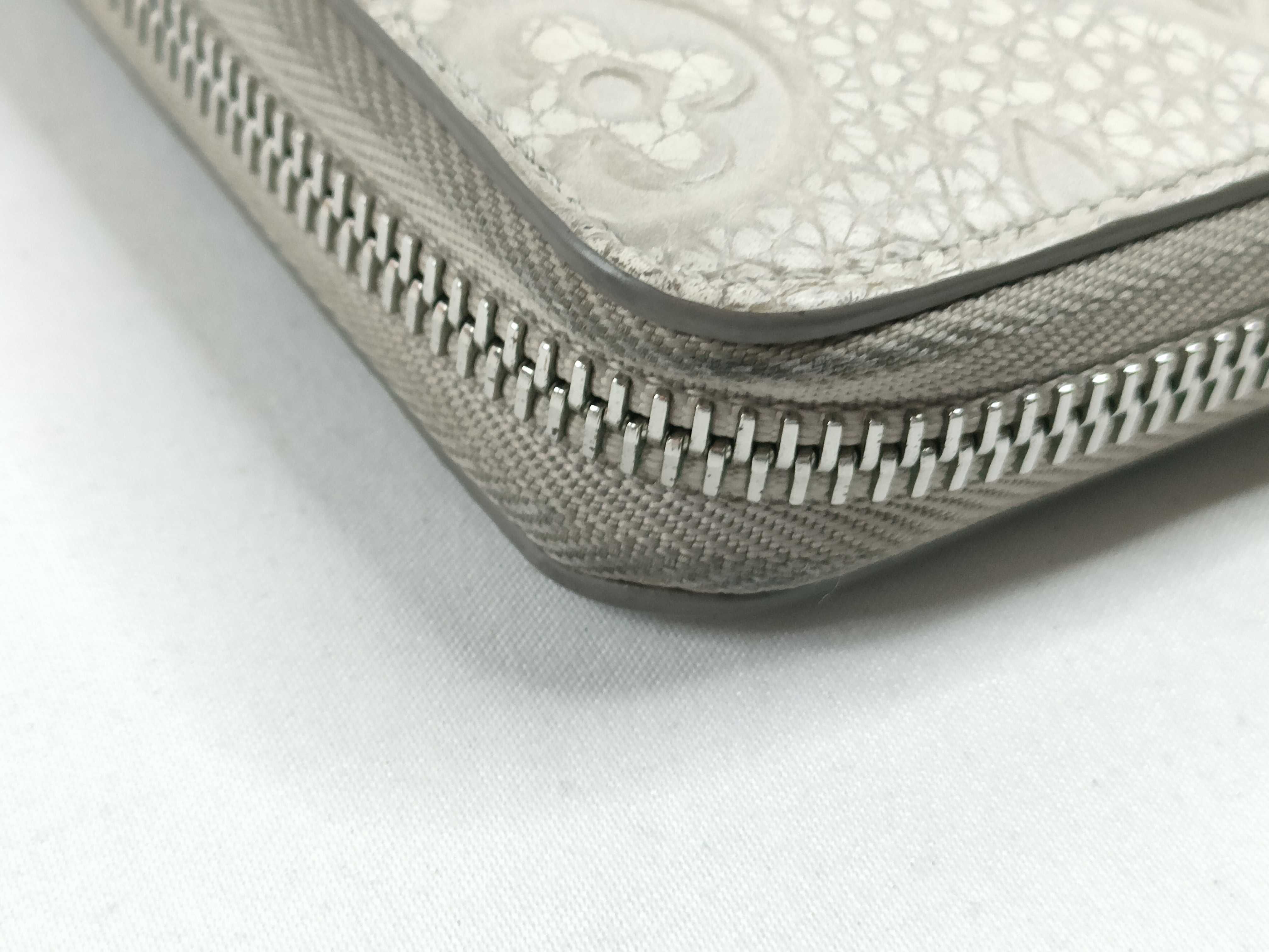 M81573 Climbing Zippy Wallet — view 4