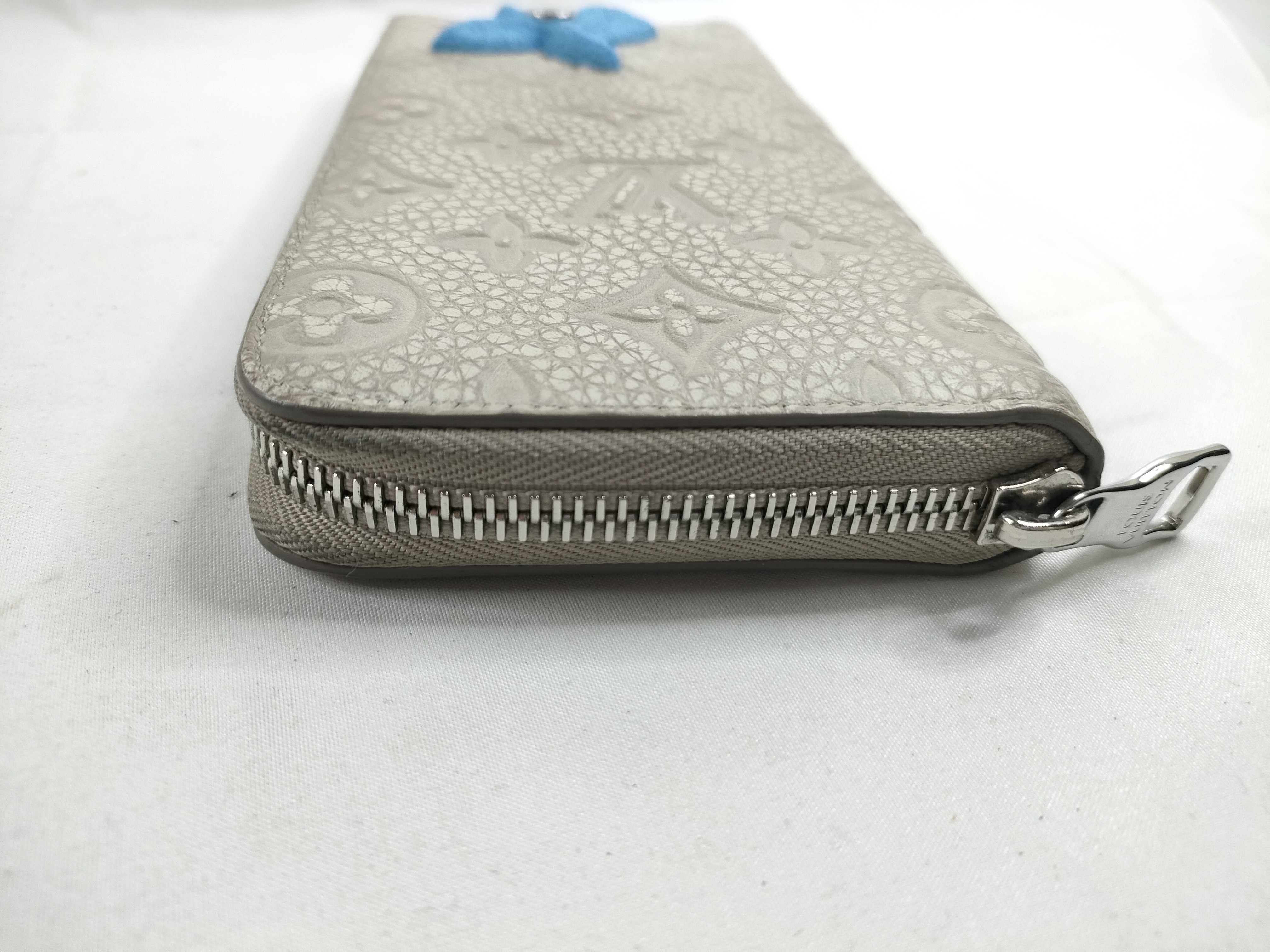 M81573 Climbing Zippy Wallet — view 5