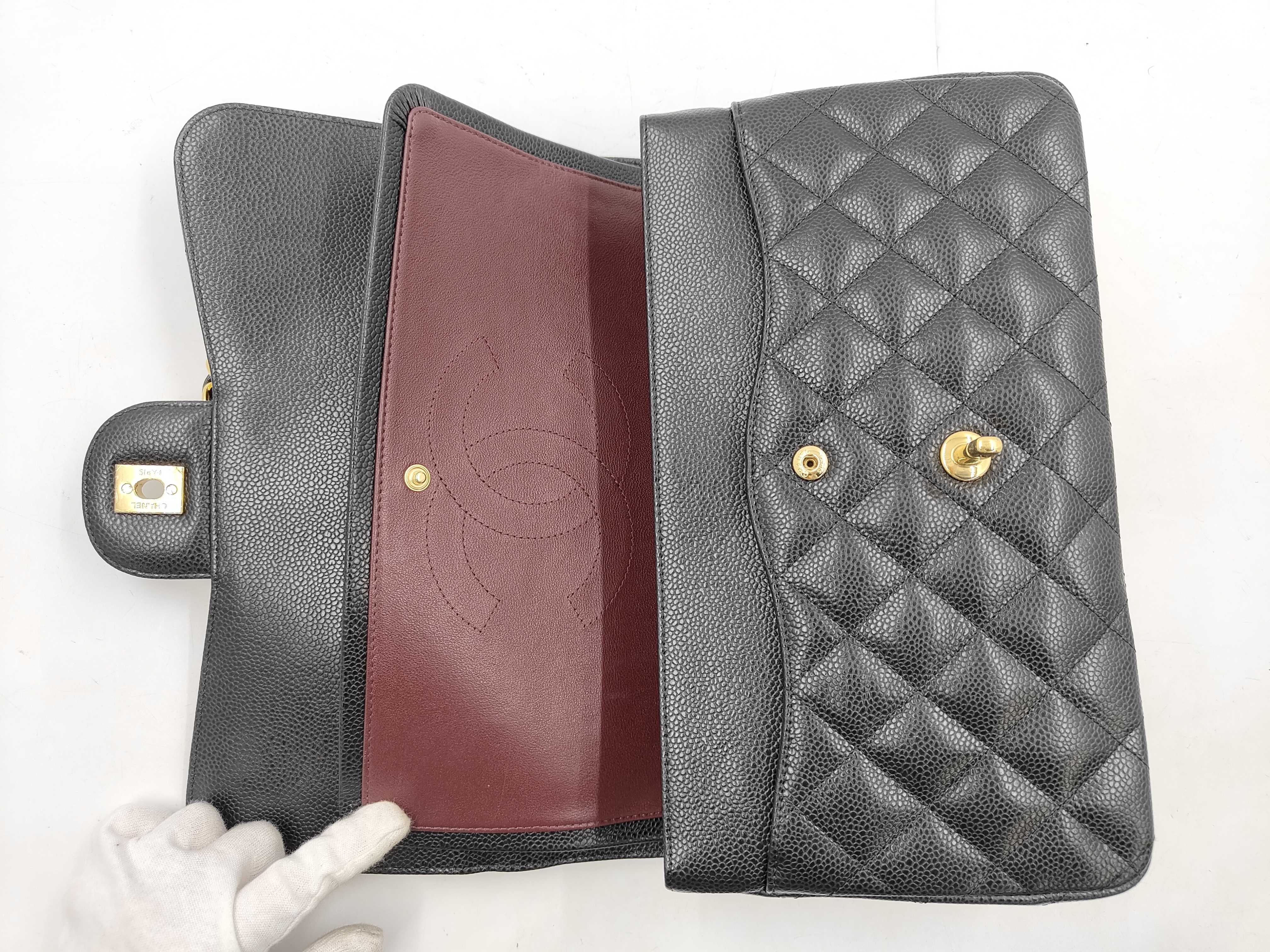 Large Matelassé 30 Caviar Leather Shoulder Bag with Black Hardware — view 7