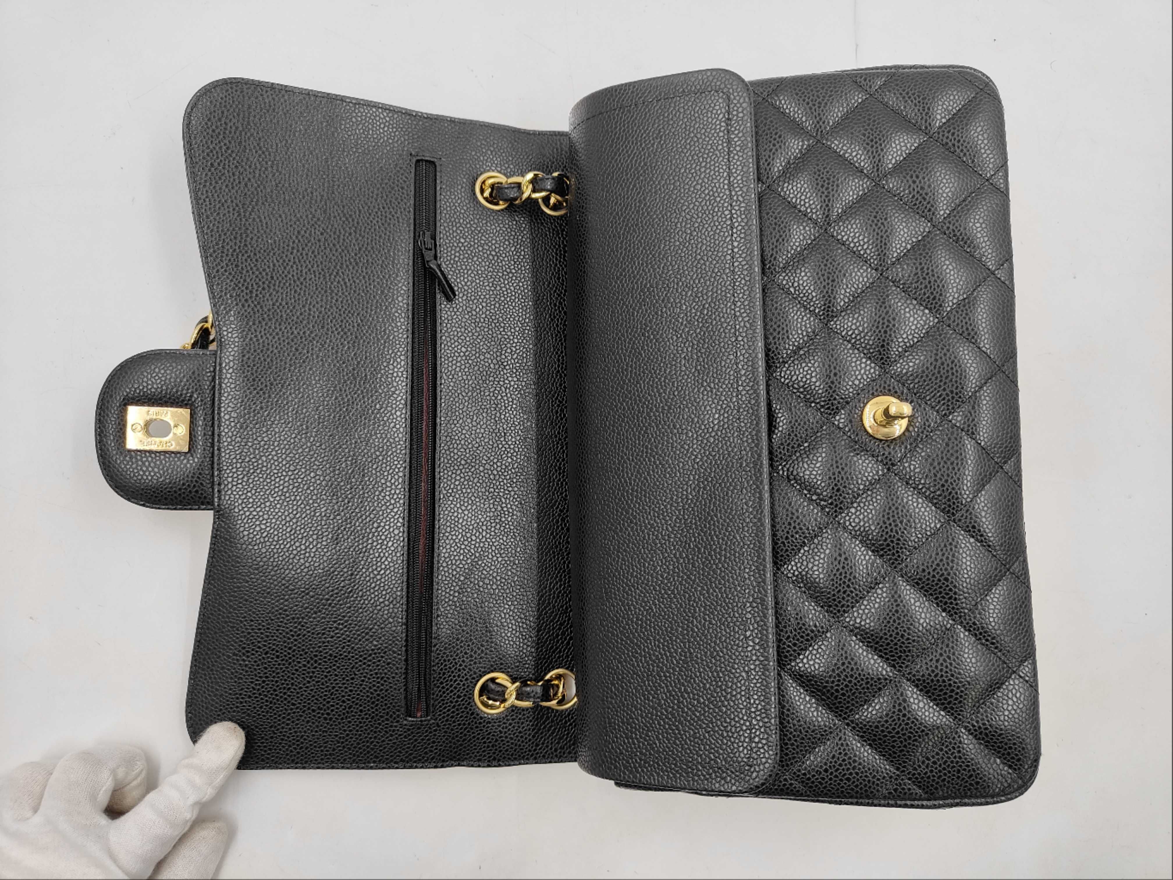 Large Matelassé 30 Caviar Leather Shoulder Bag with Black Hardware — view 8