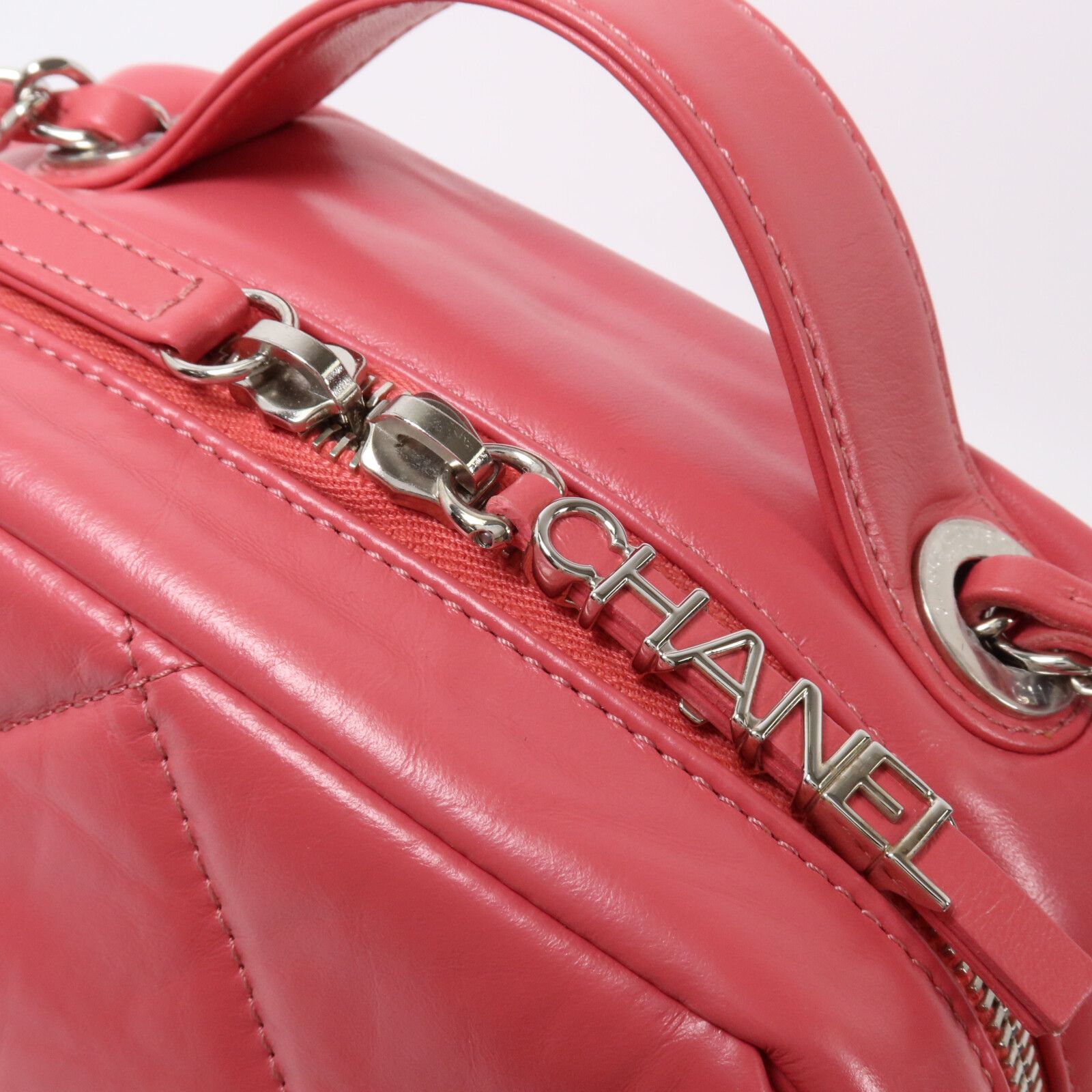 Pink aged Calfskin Top Handle w/ Chain Strap Camera Case — view 17