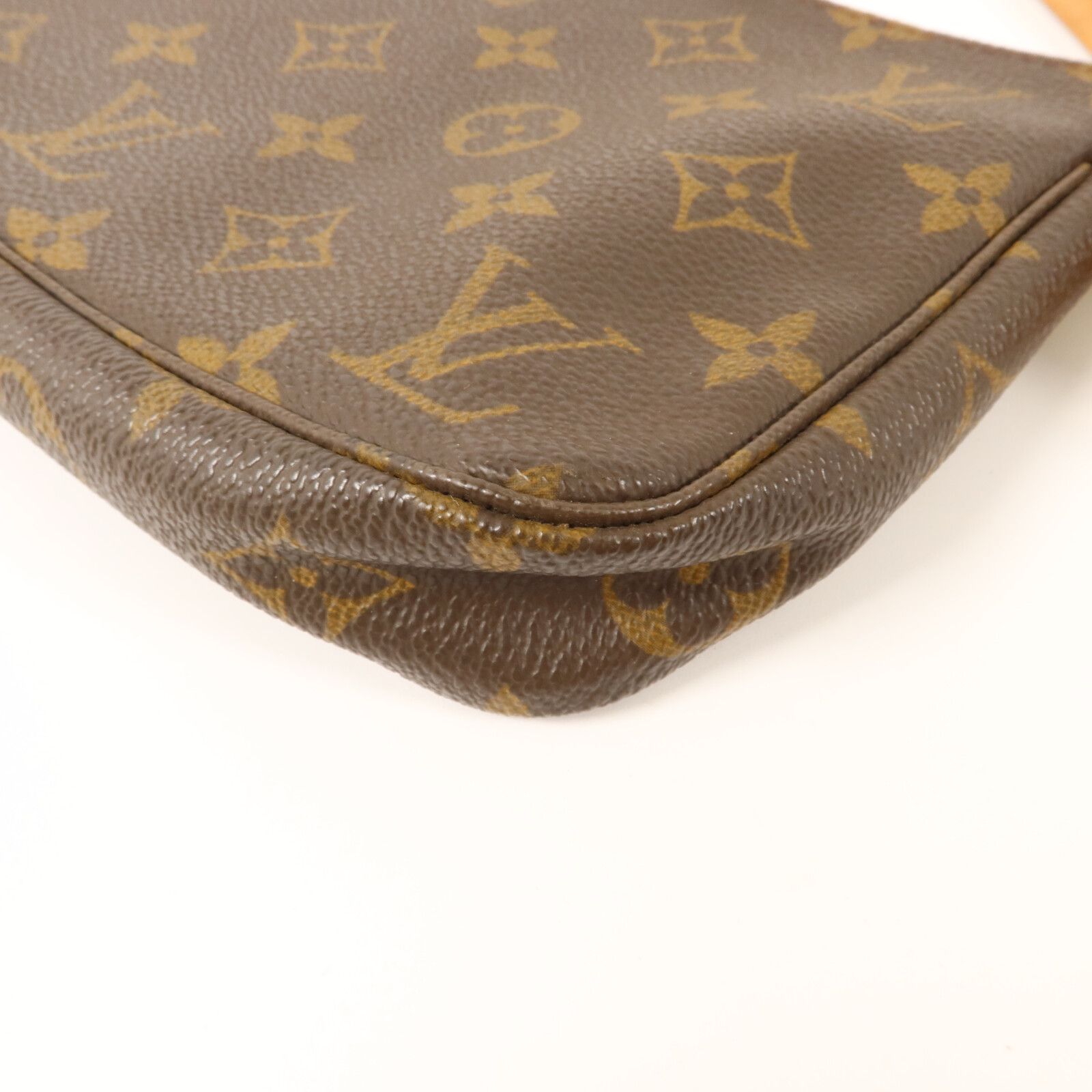 Pochette Accessoires, Monogram — view 12