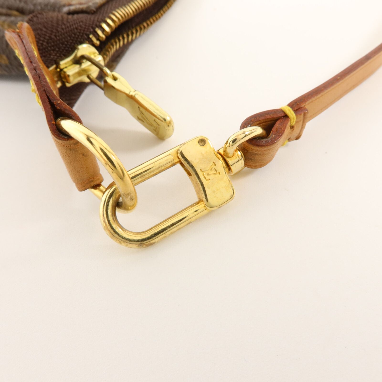 Pochette Accessoires, Monogram — view 9