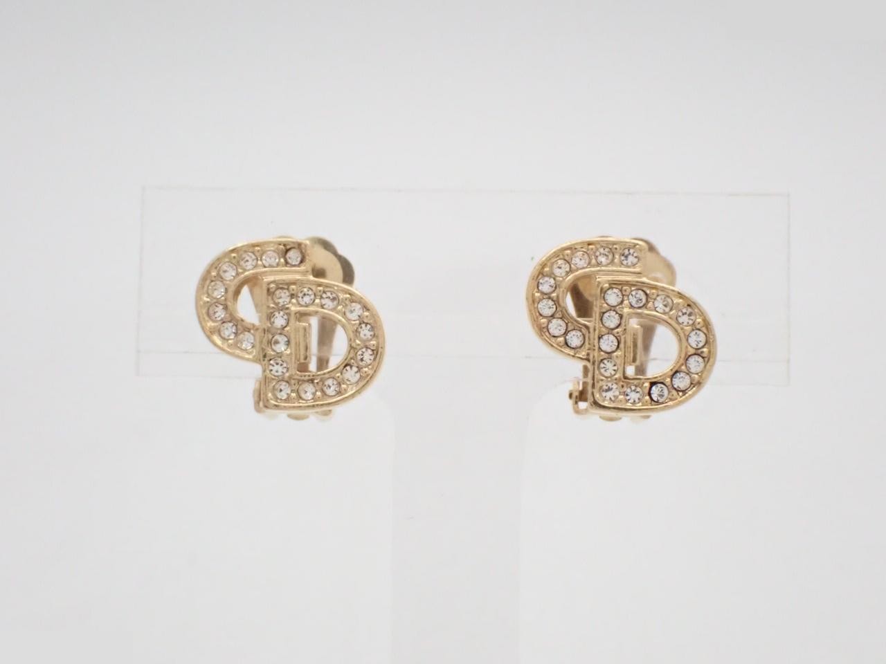 Other lines: Precious metals and earrings