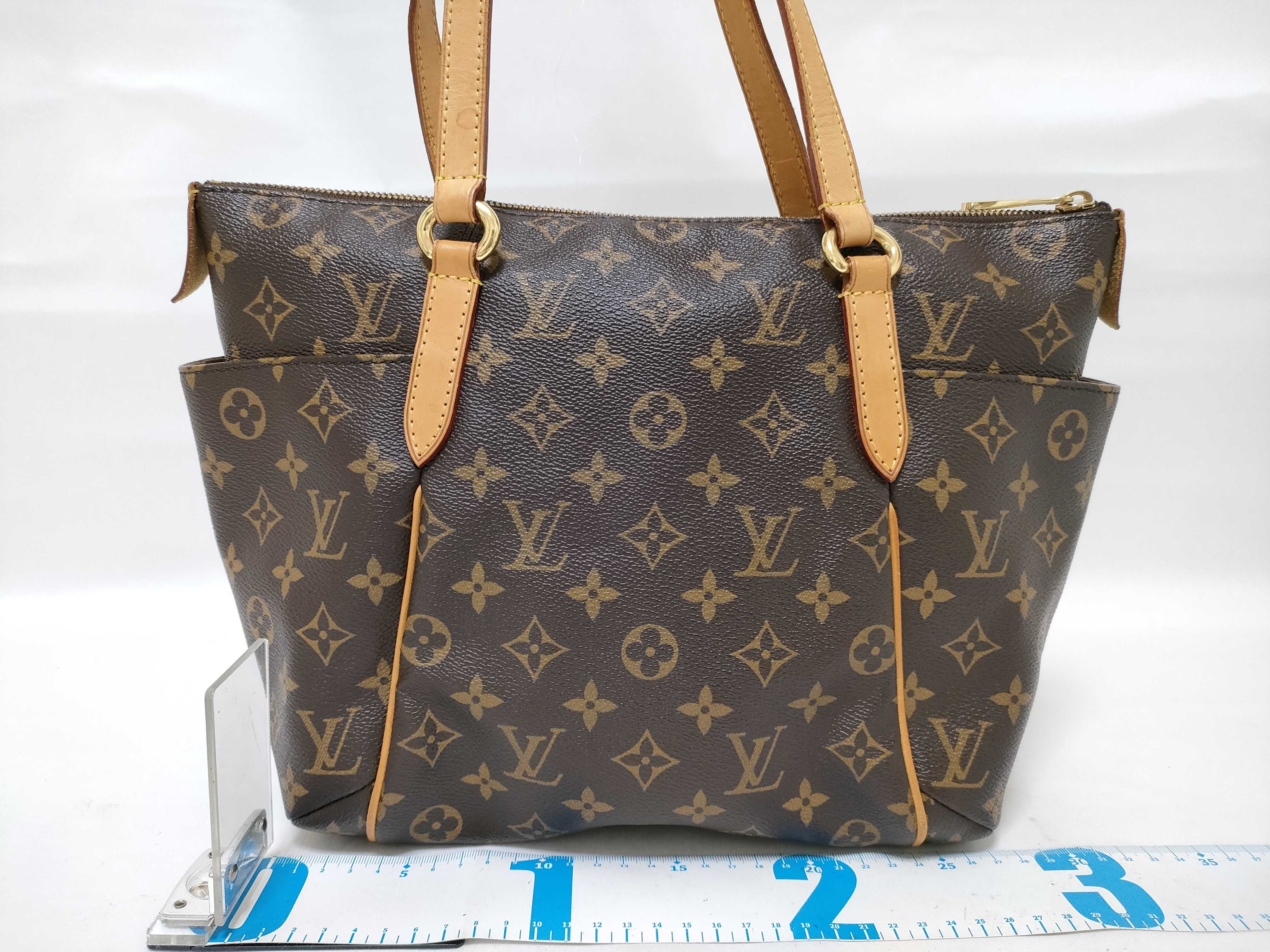 Monogram Totally PM M56688 DU5111 Tote Bag — view 2