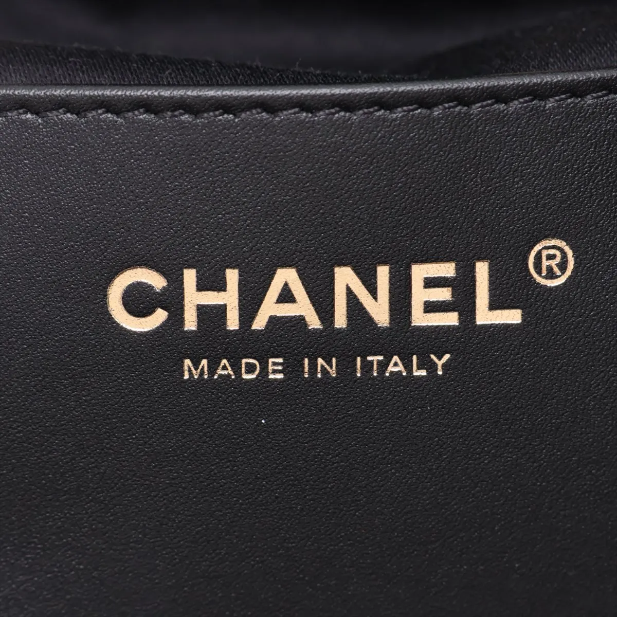 [Individually packaged] Chanel 25 Mini Caviar Skin Chain Shoulder Bag with Drawstring, Black with Gold Hardware, HJL6E81J, Random Plate AS5631 — view 8