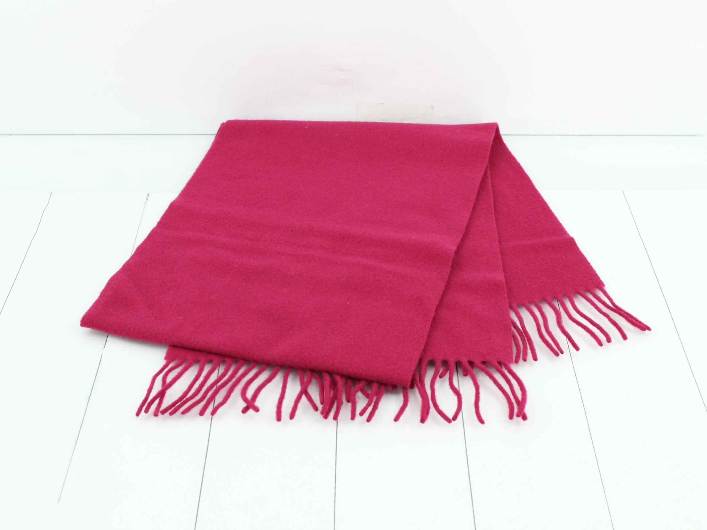 Tag attached. Small items, accessories, and scarves. — view 3