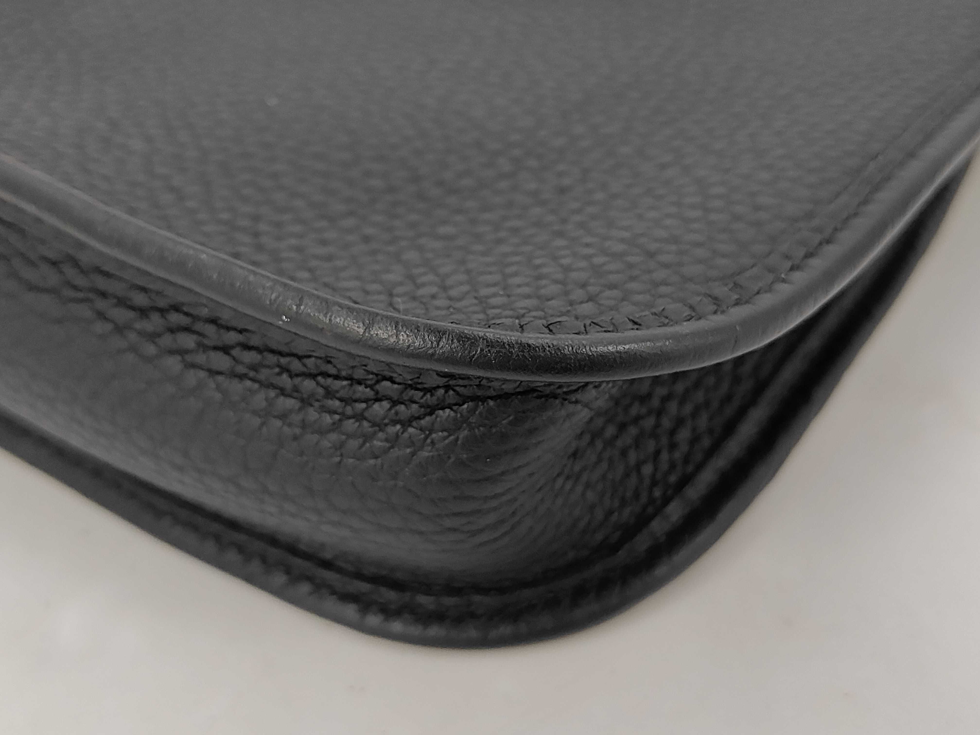 Evelyne TPM U stamp, Taurillon Clemence leather, Noir (black), gold hardware shoulder bag — view 3