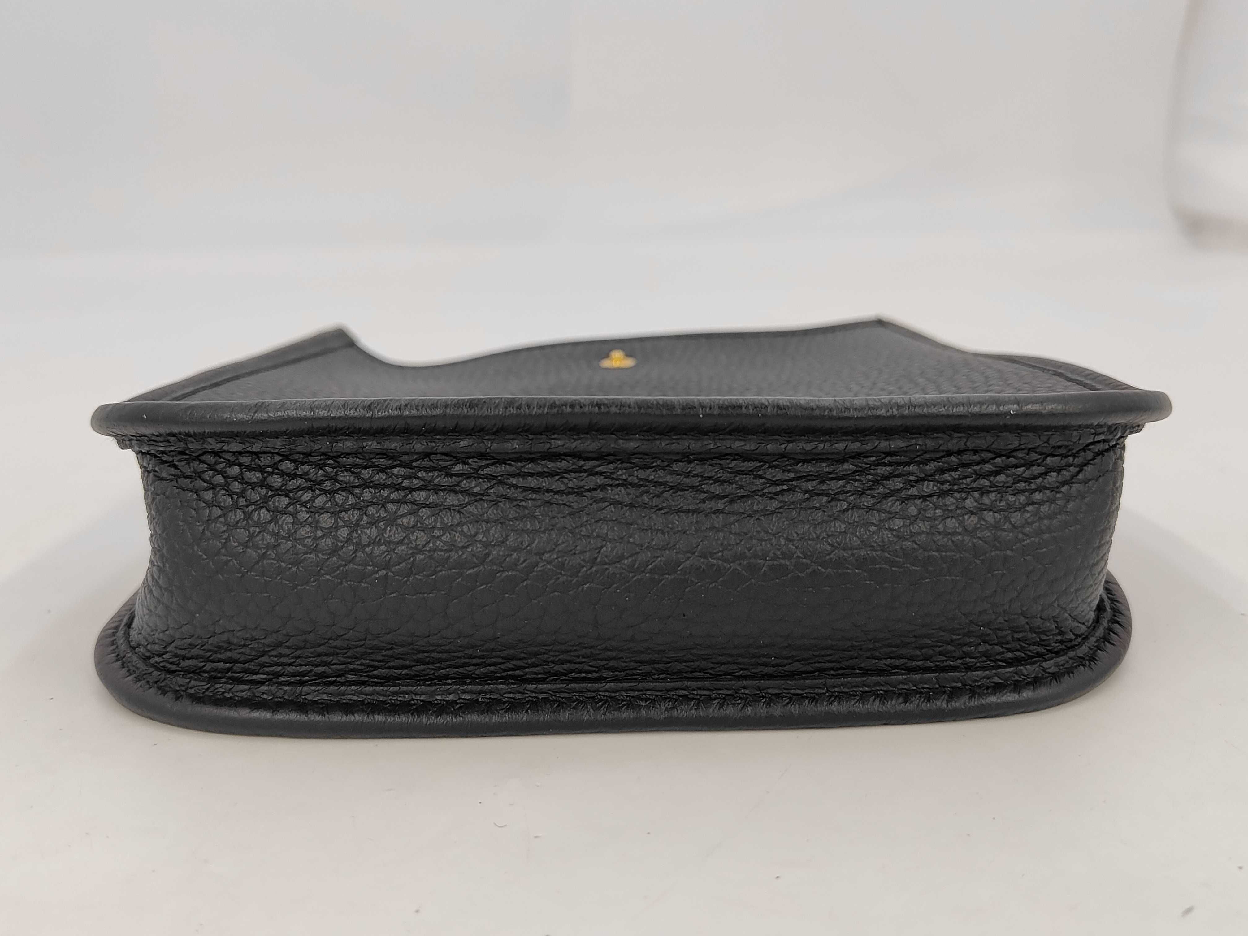 Evelyne TPM U stamp, Taurillon Clemence leather, Noir (black), gold hardware shoulder bag — view 4