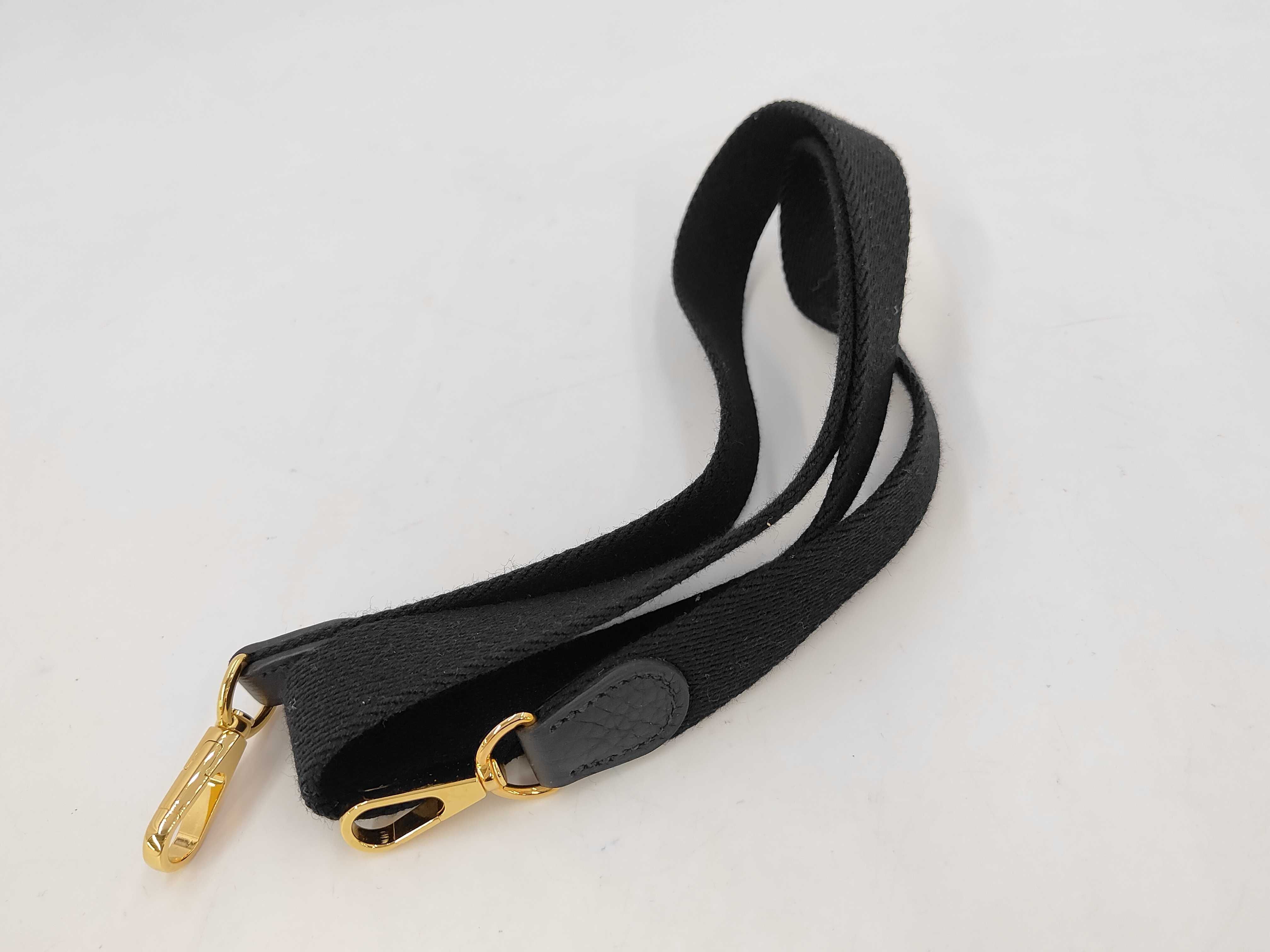 Evelyne TPM U stamp, Taurillon Clemence leather, Noir (black), gold hardware shoulder bag — view 9
