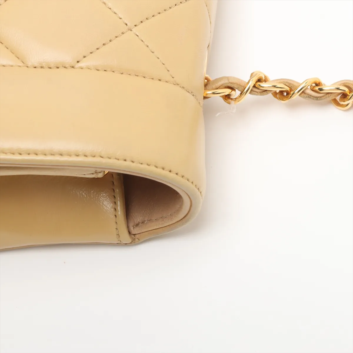 Matelasse Lambskin Single Flap Single Chain Bag Diana Flap Beige Gold Hardware 2833320 2nd Series — view 11