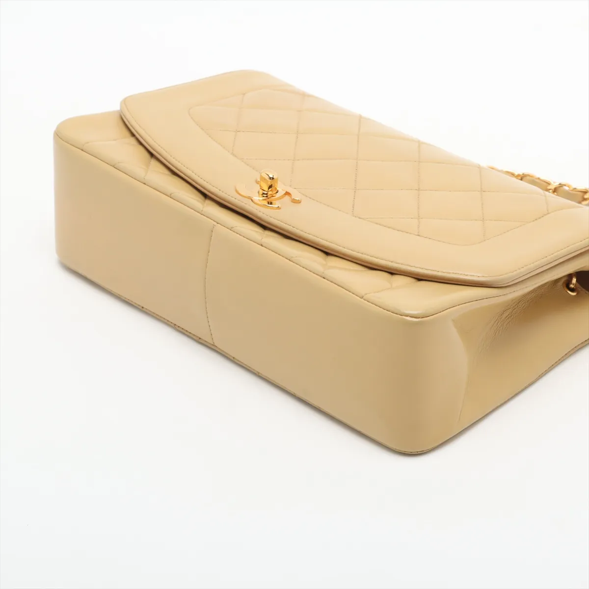 Matelasse Lambskin Single Flap Single Chain Bag Diana Flap Beige Gold Hardware 2833320 2nd Series — view 3